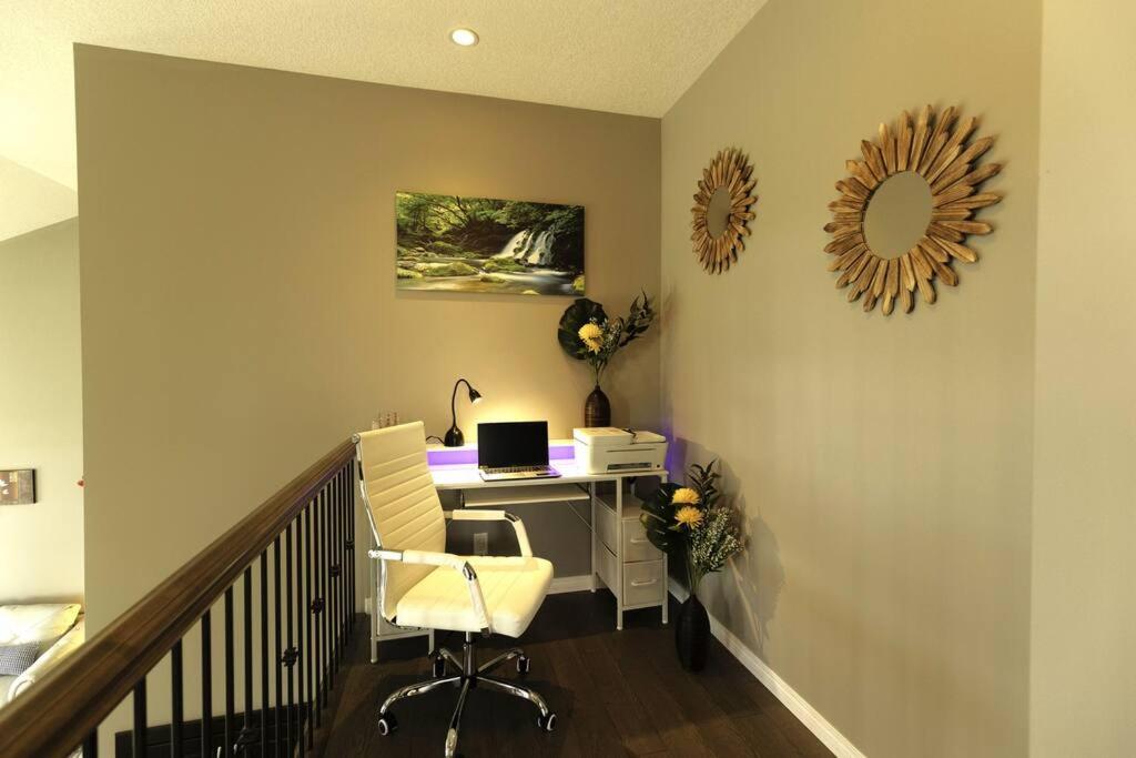 Huge Luxe 3 Kings size beds Chestermere Lake,Snowmobile, Quad