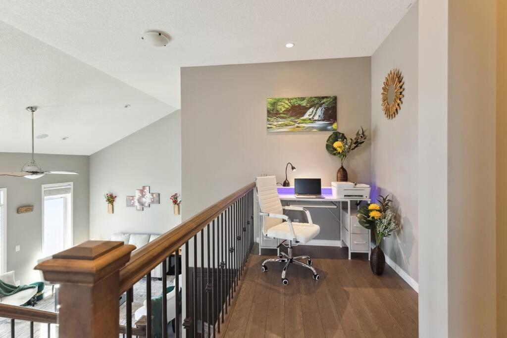 Huge Luxe 3 Kings size beds Chestermere Lake,Snowmobile, Quad