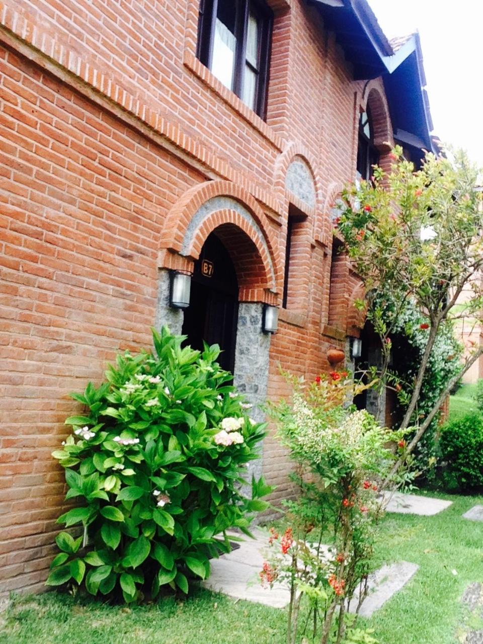 DUPLEX Casa 100 m2 CARILO HOUSE Complejo Residencial Sin Serv