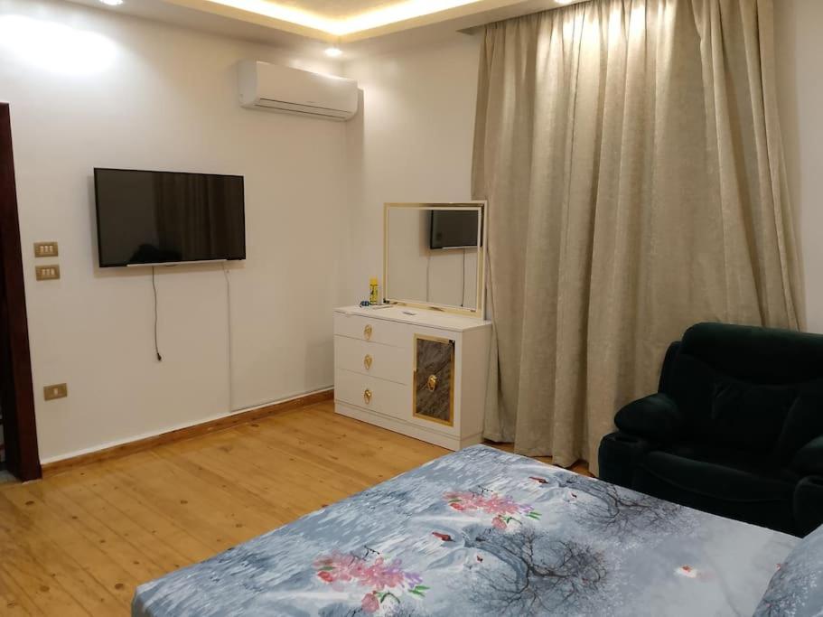 Three bedrooms apartment for Stars near city stars