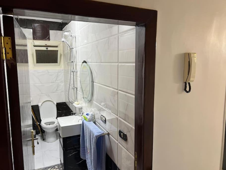 Three bedrooms apartment for Stars near city stars