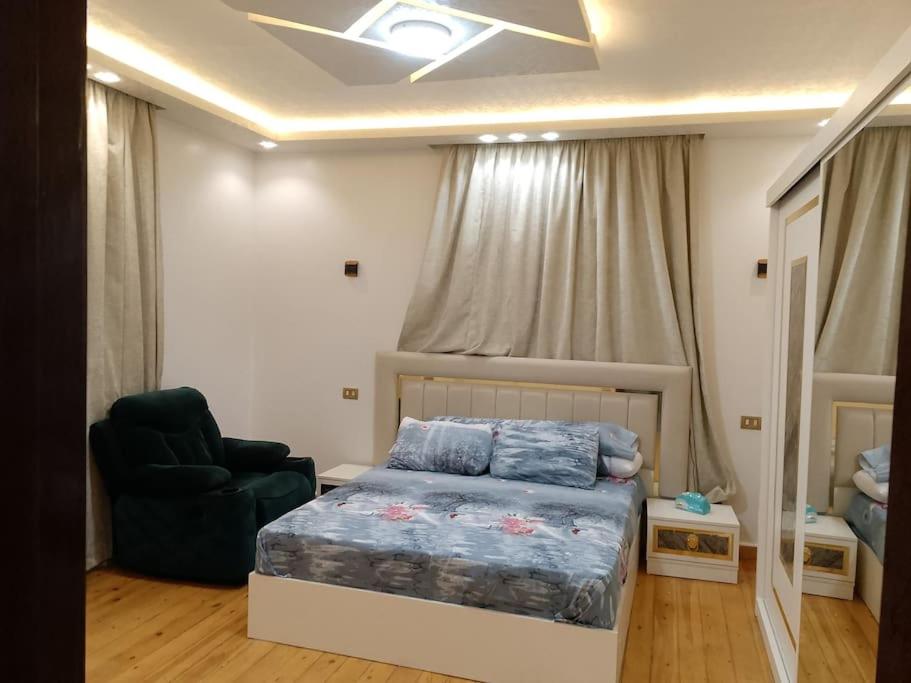 Three bedrooms apartment for Stars near city stars