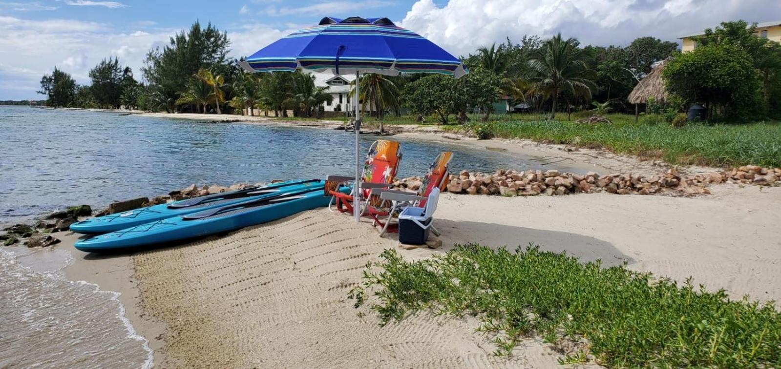 NEW 3 Story Waterfront 4Bedroom Villa with Amazing Sunset Mountain Views