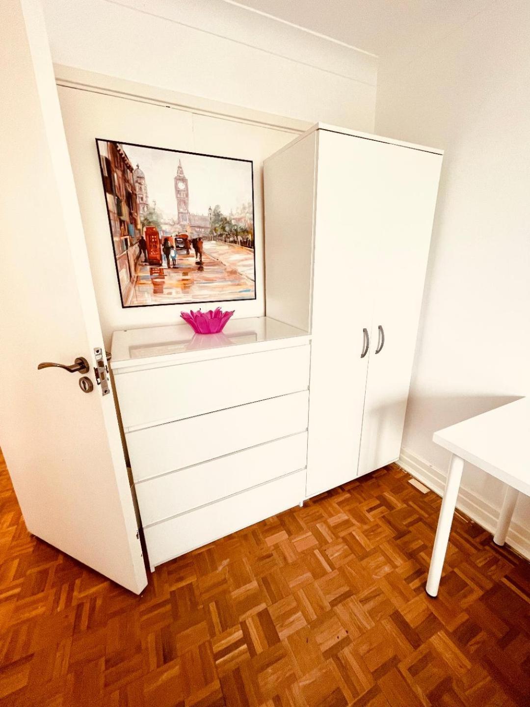Family apartment with balcony 2 min walk to Hyde Park