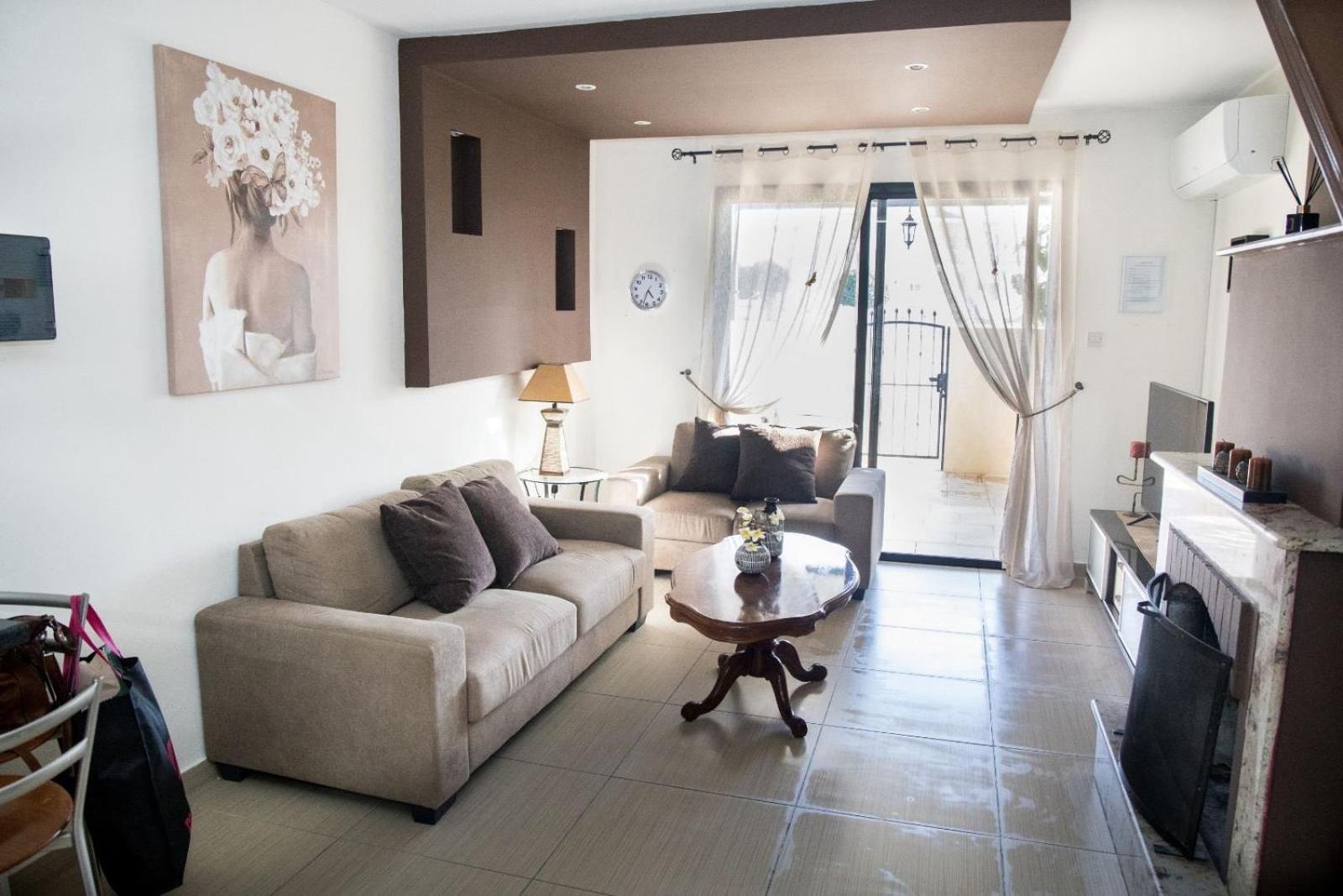 Ocean Breeze Townhouse near Venus Beach