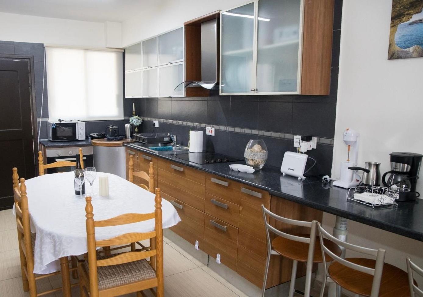 Ocean Breeze Townhouse near Venus Beach