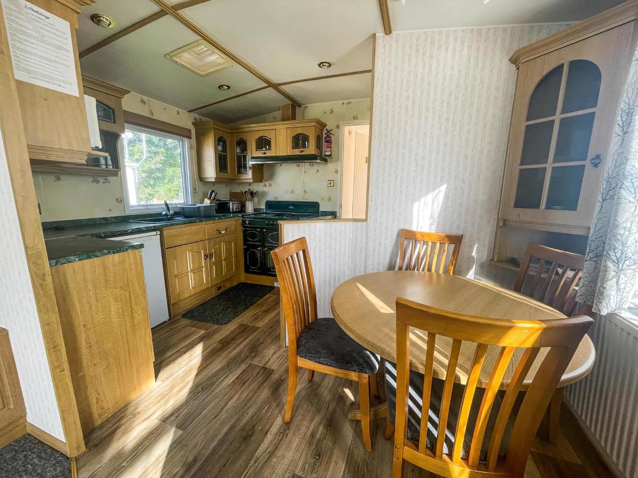 Spacious Caravan For Hire In Hunstanton At Manor Park Holiday Park Ref 23047B view 5
