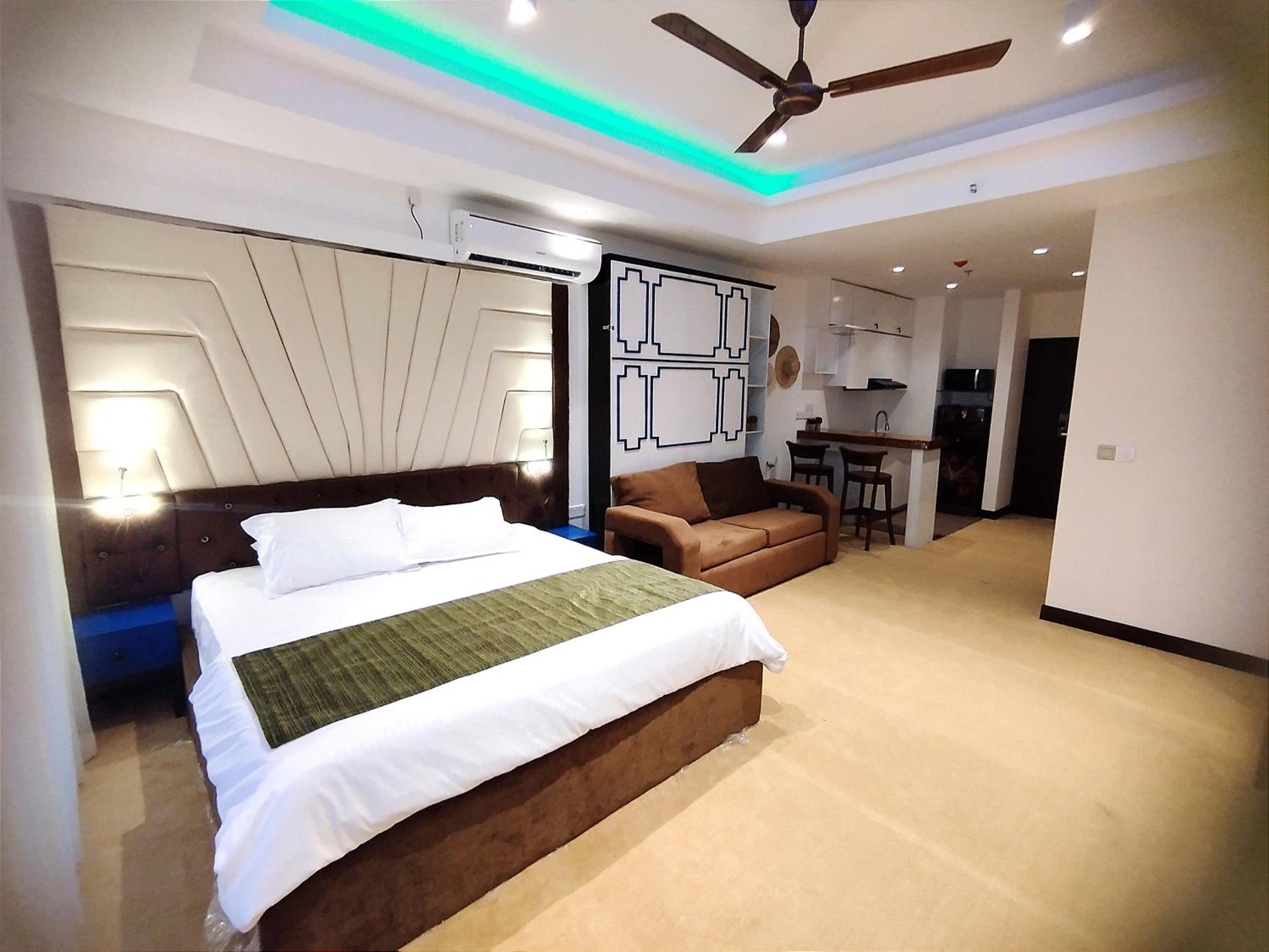Merasbrise apartments by Infinity Condos