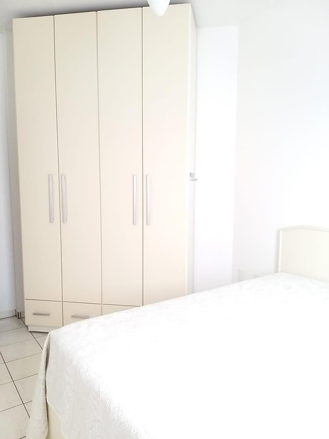 Apto quadra mar em Balneário Perequê