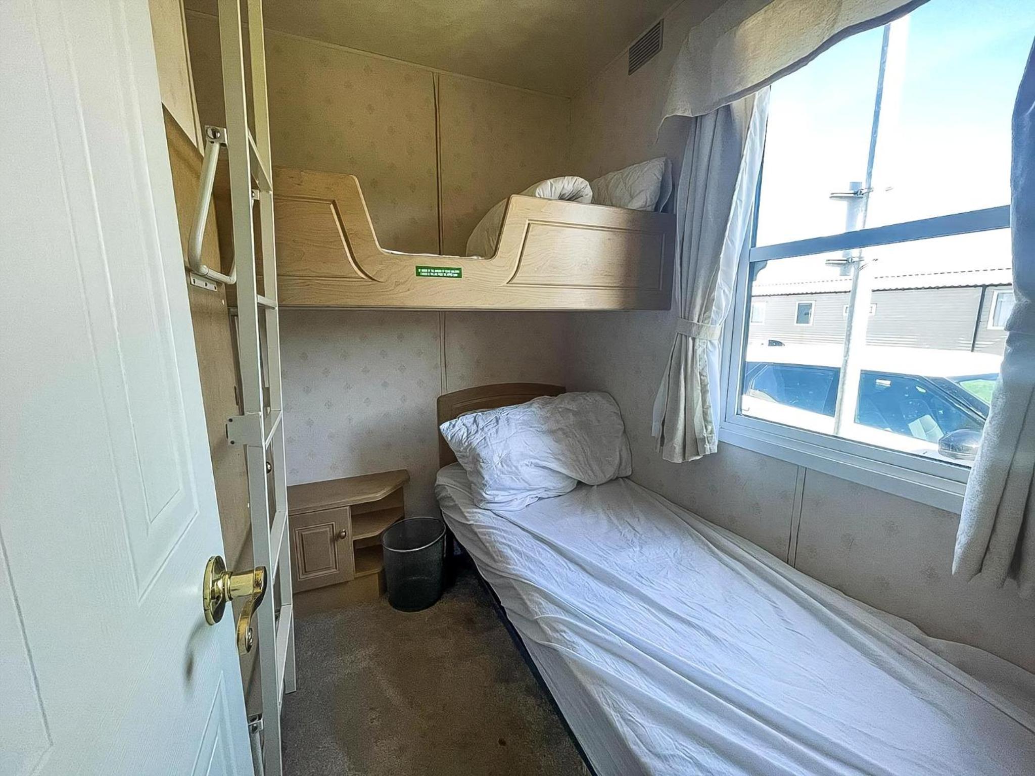 Homely Caravan, Only A Short Drive To Skegness Beach Ref 64011D view 4