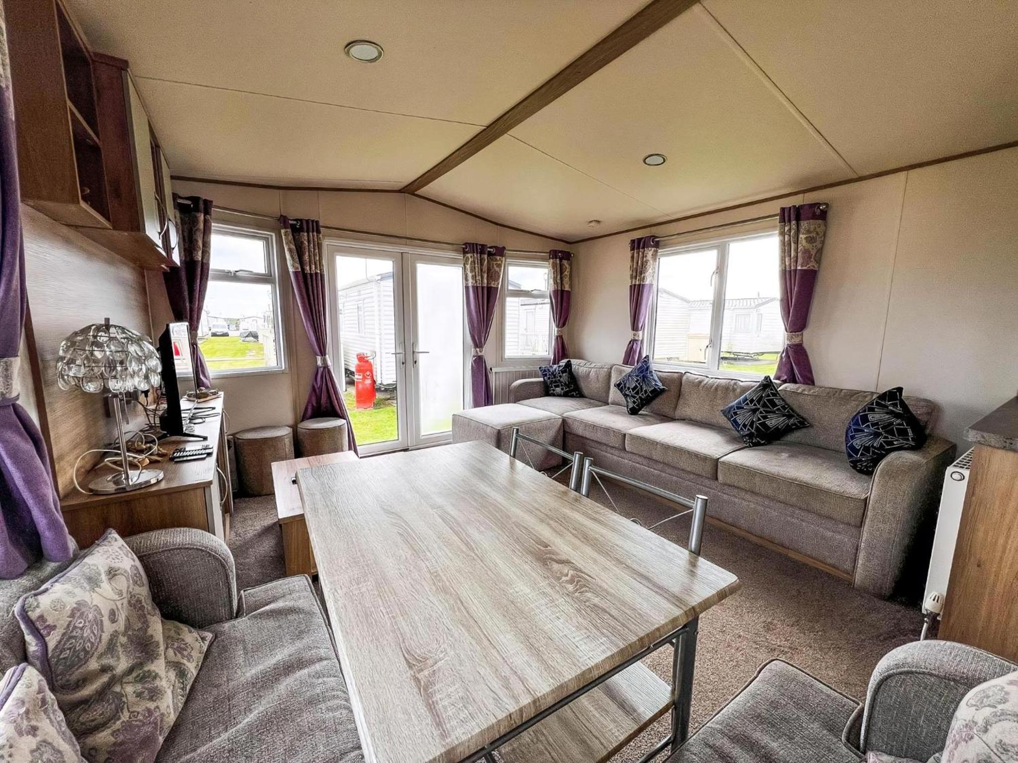 8 Berth Caravan For Hire At St Osyth Beach Holiday Park Ref 28031Mv view 5