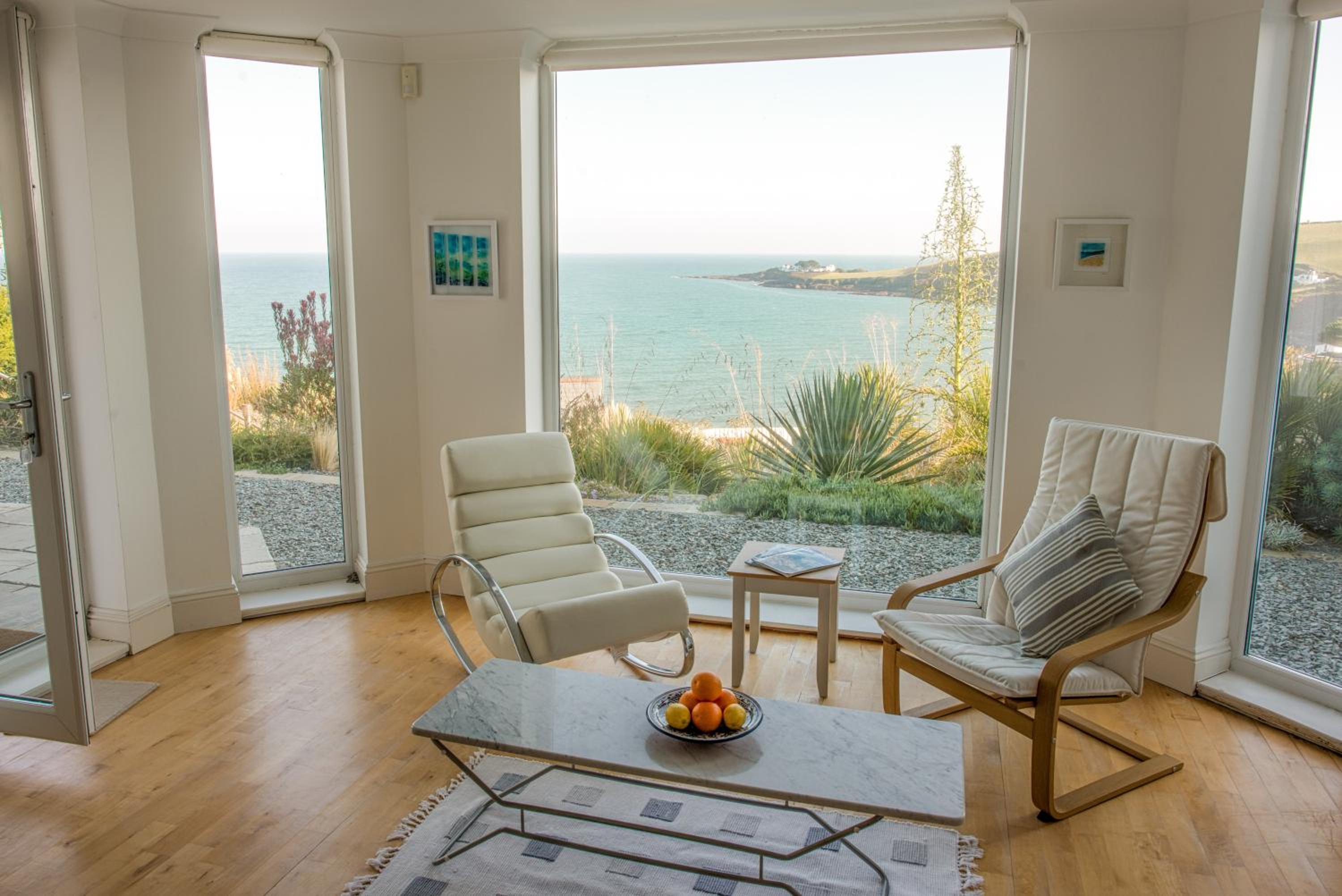 Ocean View, 5 bedrooms sleeps 10, stunning views, parking x4