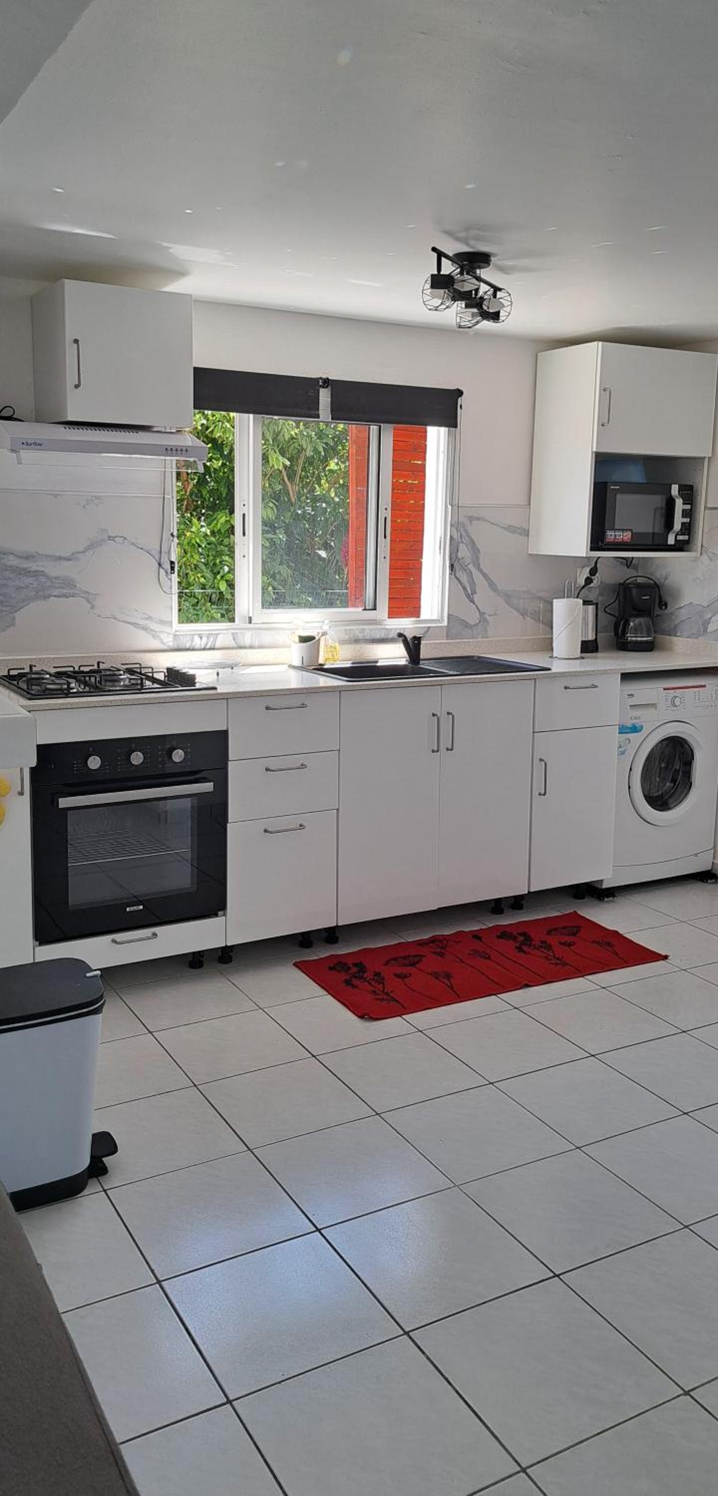 Grand T2 De Bas de Maison conviviale et calme view 2