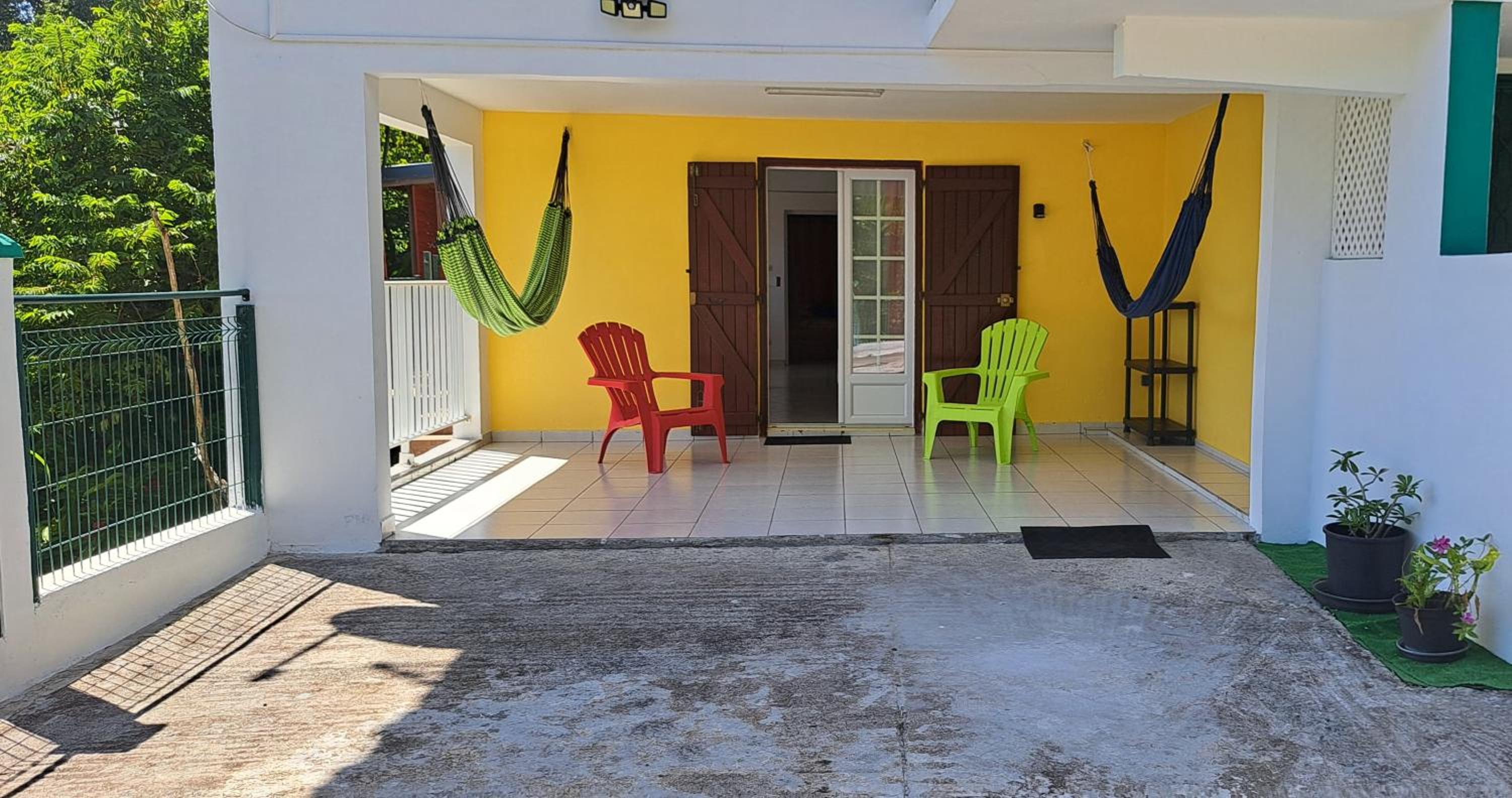 Grand T2 De Bas de Maison conviviale et calme view 4