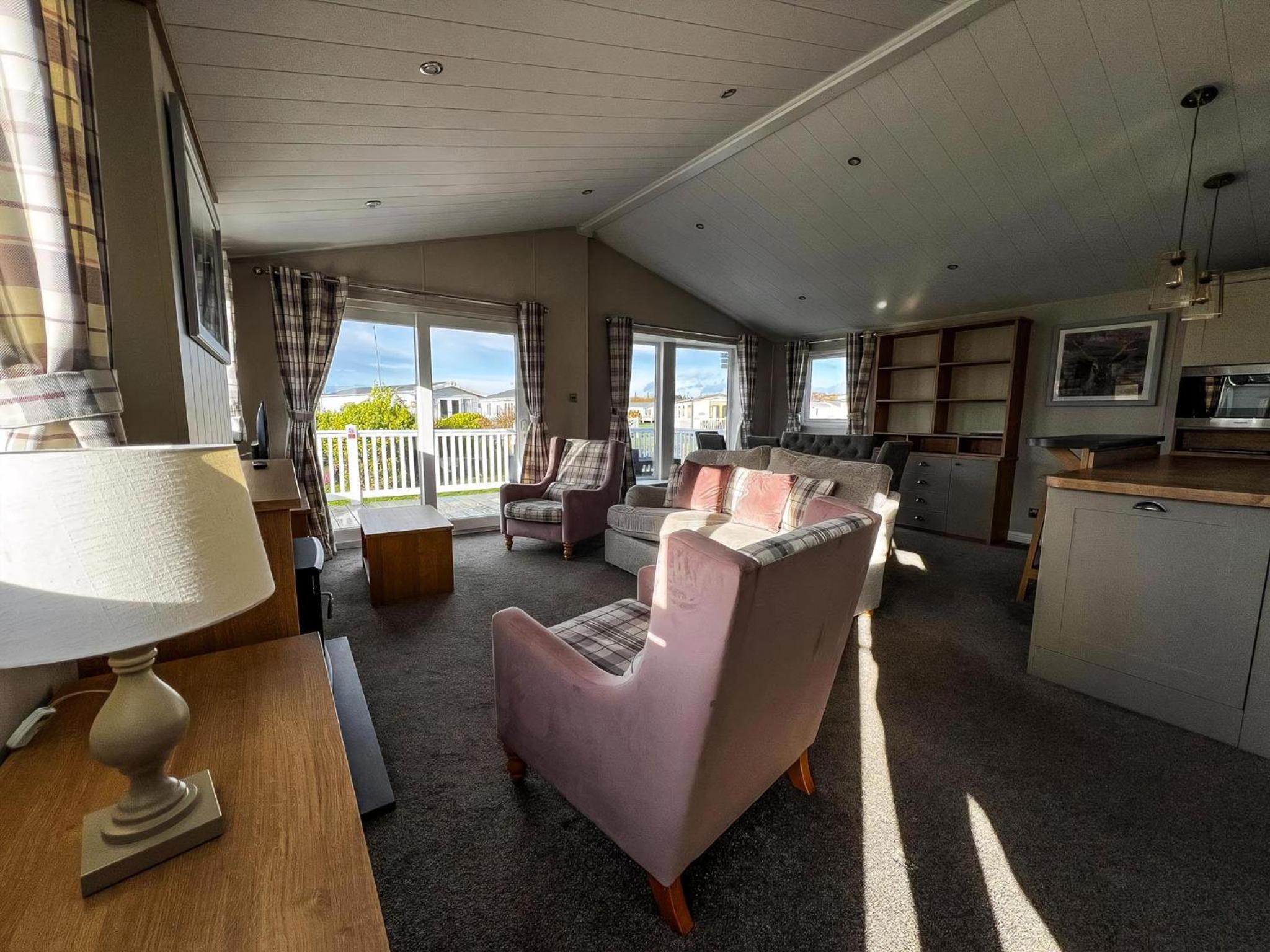 Beautiful Lodge With Decking In Hunstanton At Manor Park Ref 23195K view 5