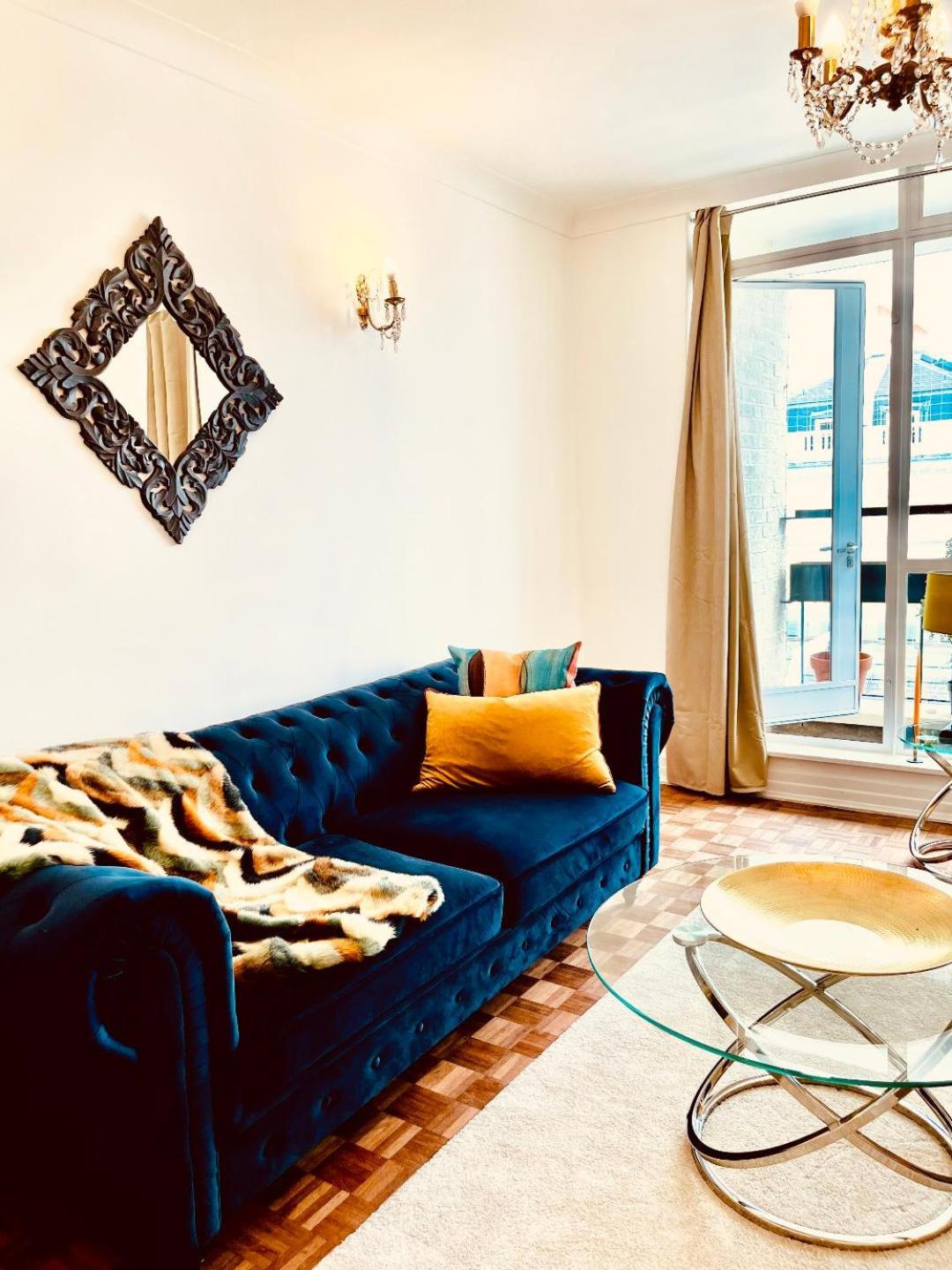 Family apartment with balcony 2 min walk to Hyde Park