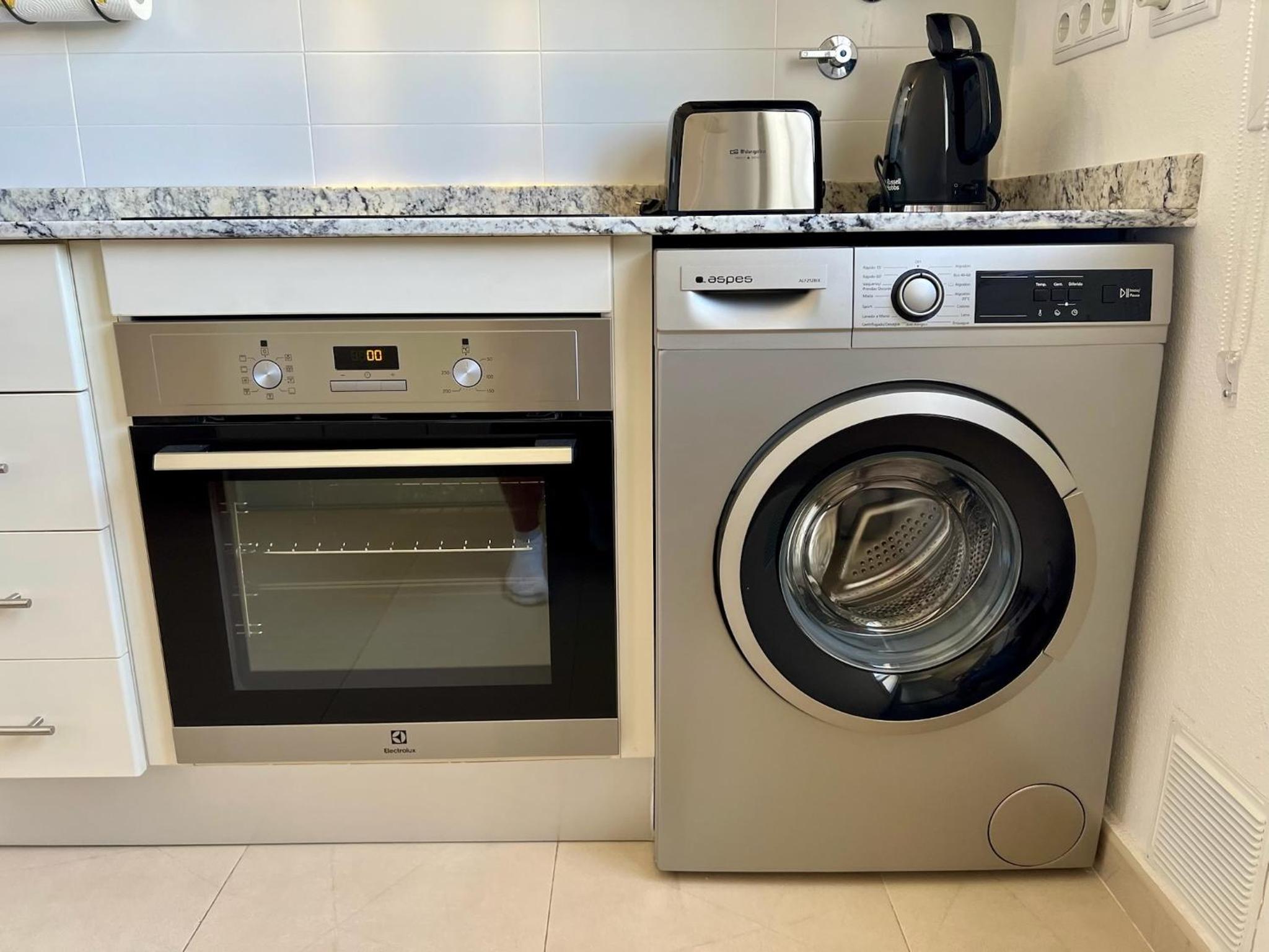 Stunning apartment with overflow pool and golf view