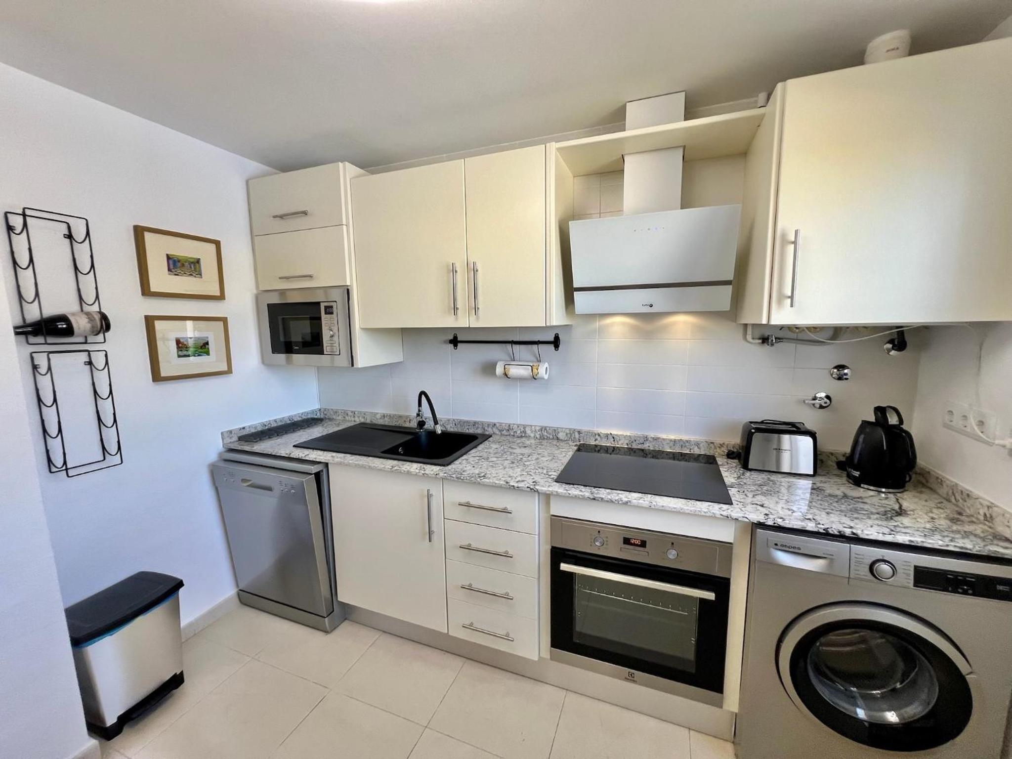 Stunning apartment with overflow pool and golf view