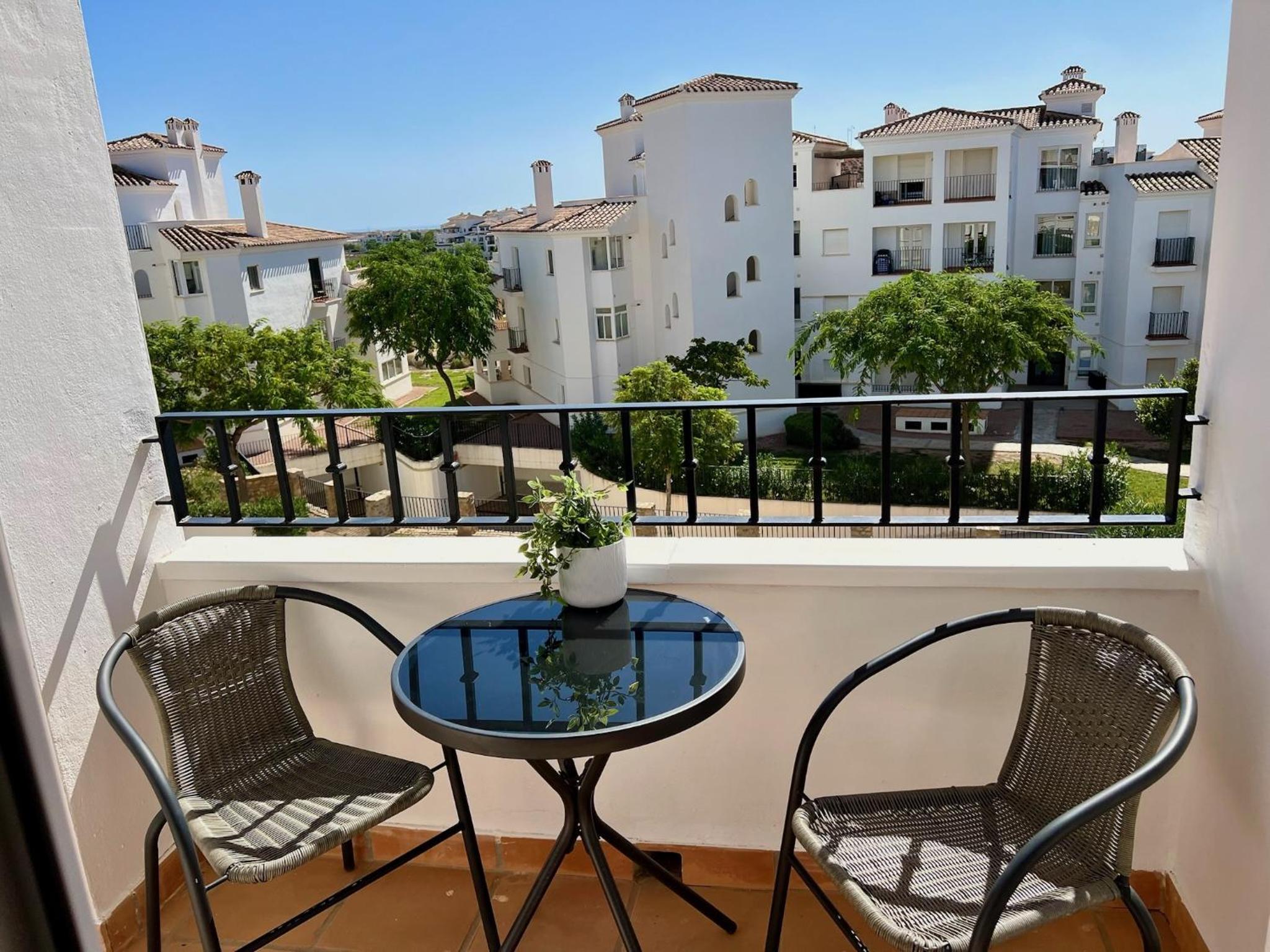 Stunning apartment with overflow pool and golf view