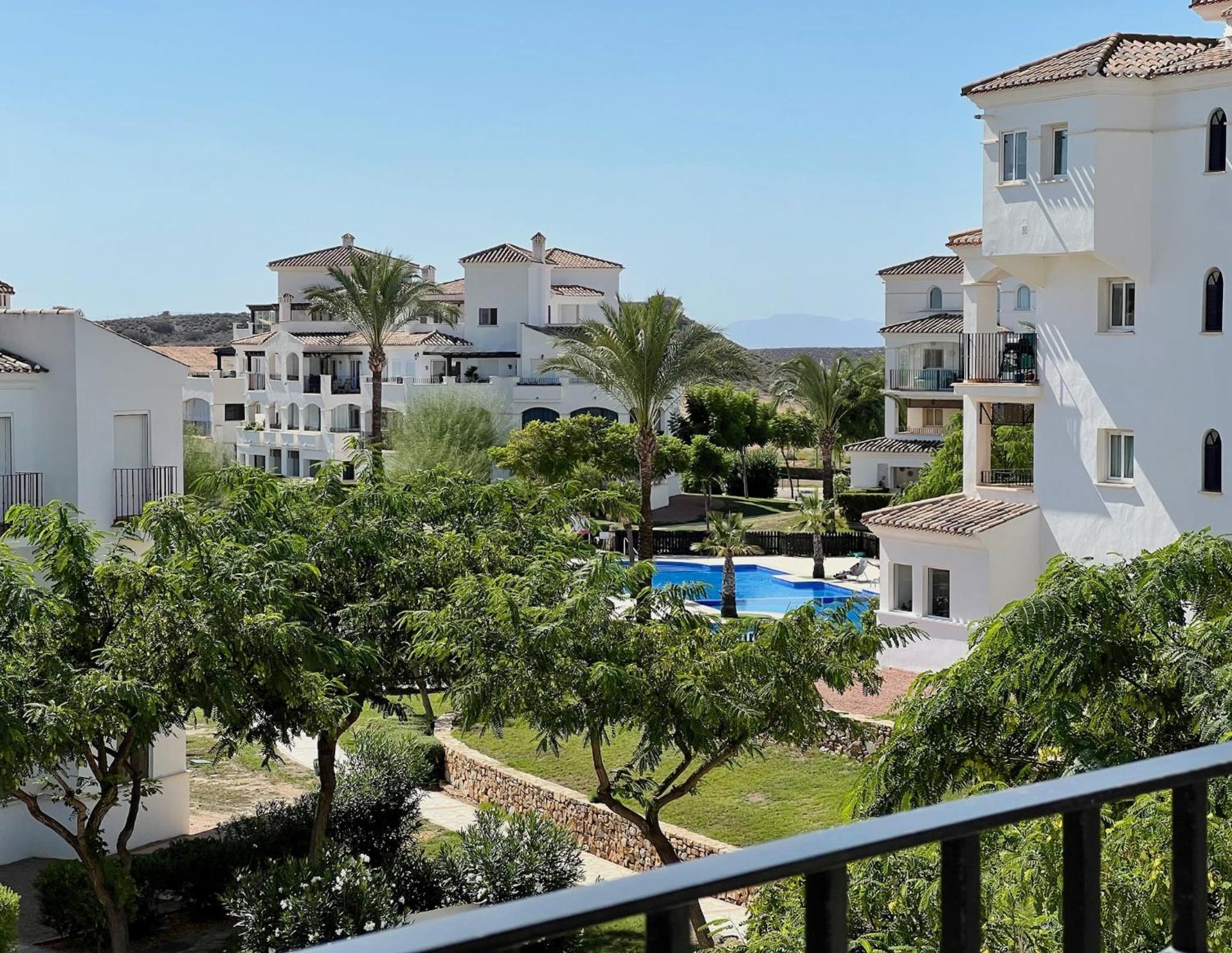 Stunning apartment with overflow pool and golf view