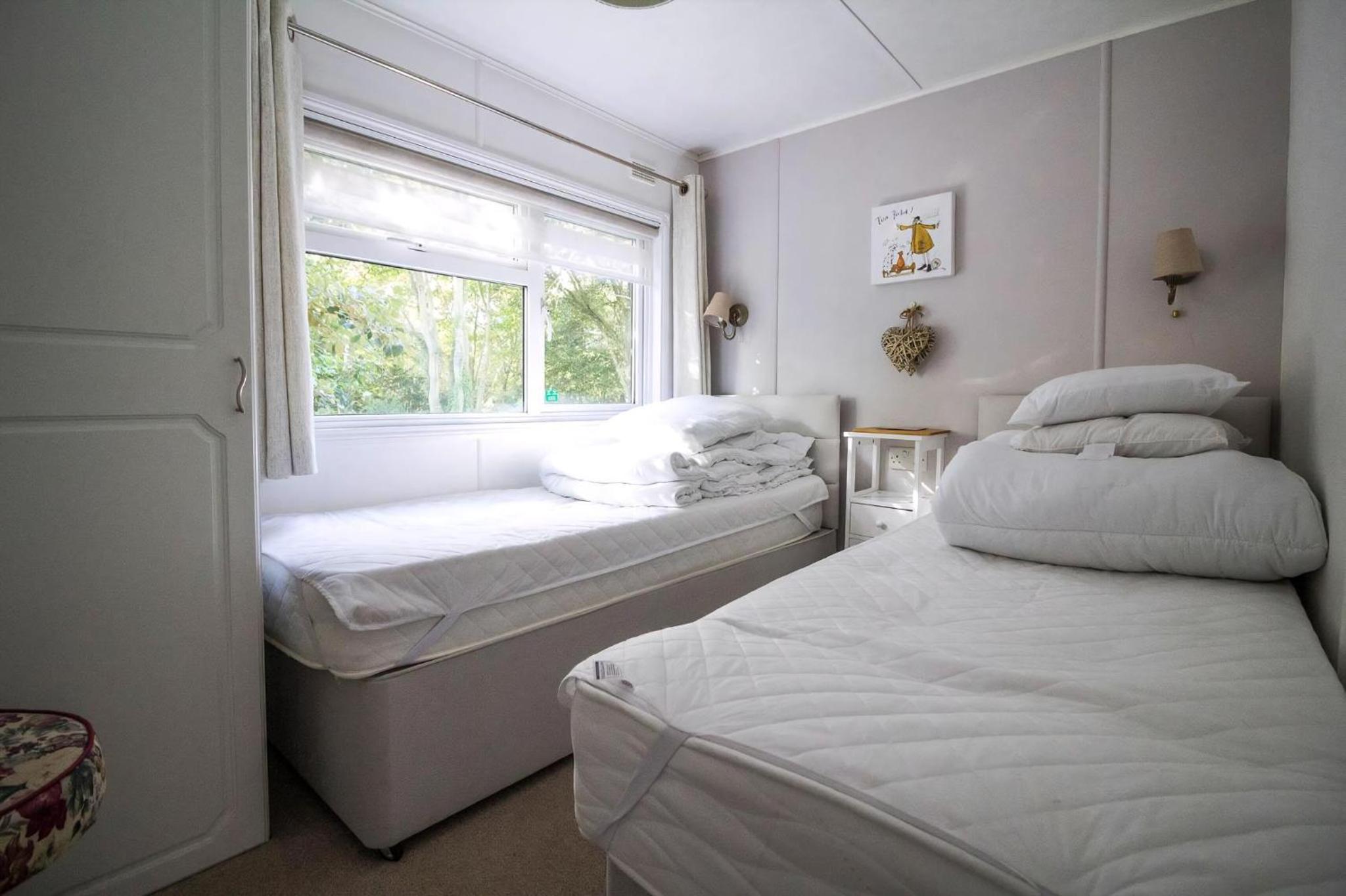 Pet Friendly, Luxury Lodge With Decking In Suffolk Near The Beach Ref 32108A view 4