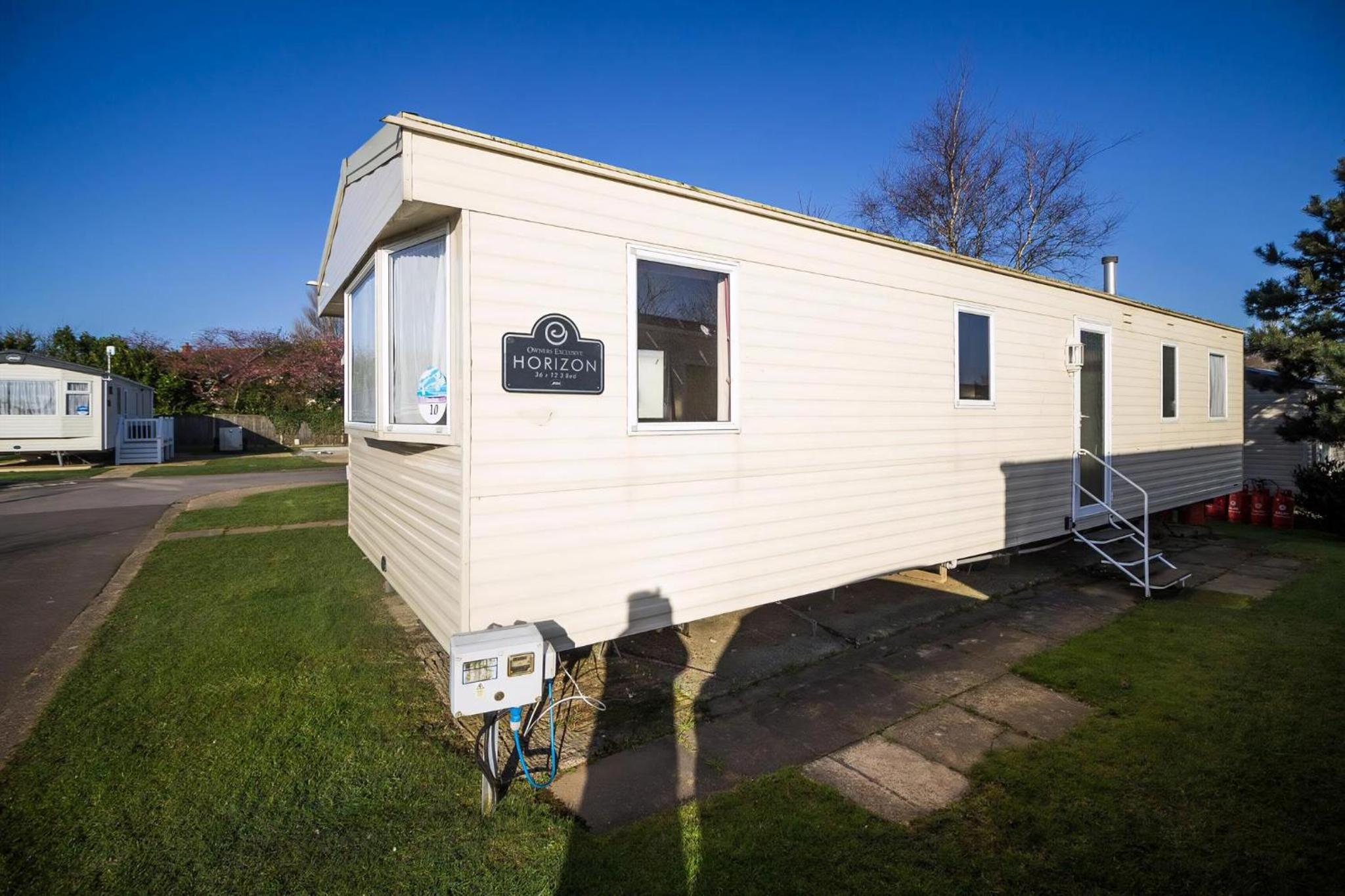 Great Seaside 8 Berth Caravan At Haven Hopton-On-Sea In Norfolk Ref 80010T view 2