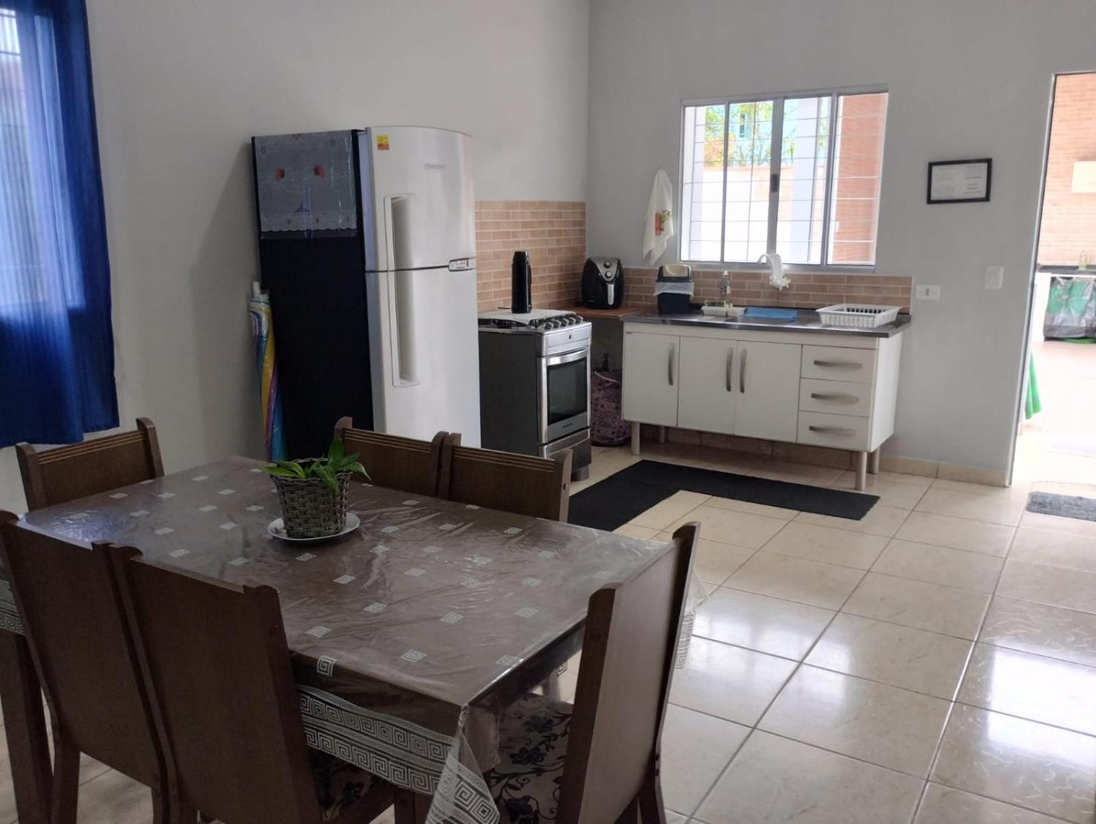 Casa na praia com piscina e churrasqueira