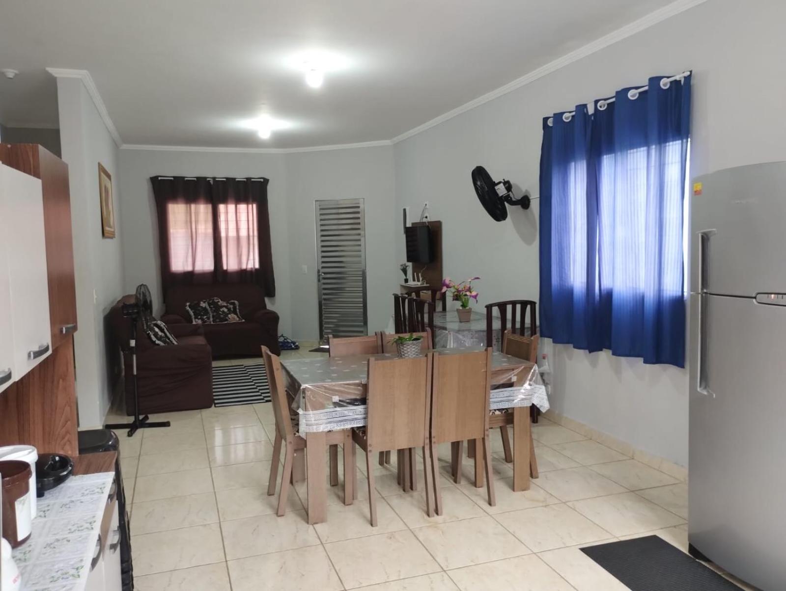 Casa na praia com piscina e churrasqueira
