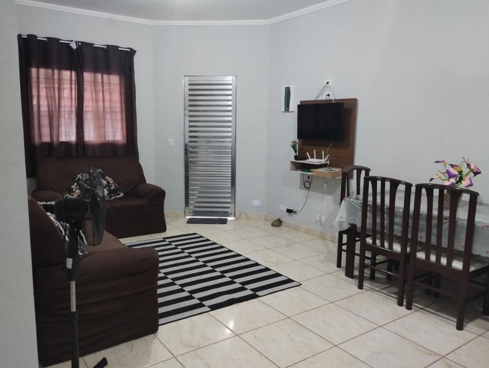 Casa na praia com piscina e churrasqueira