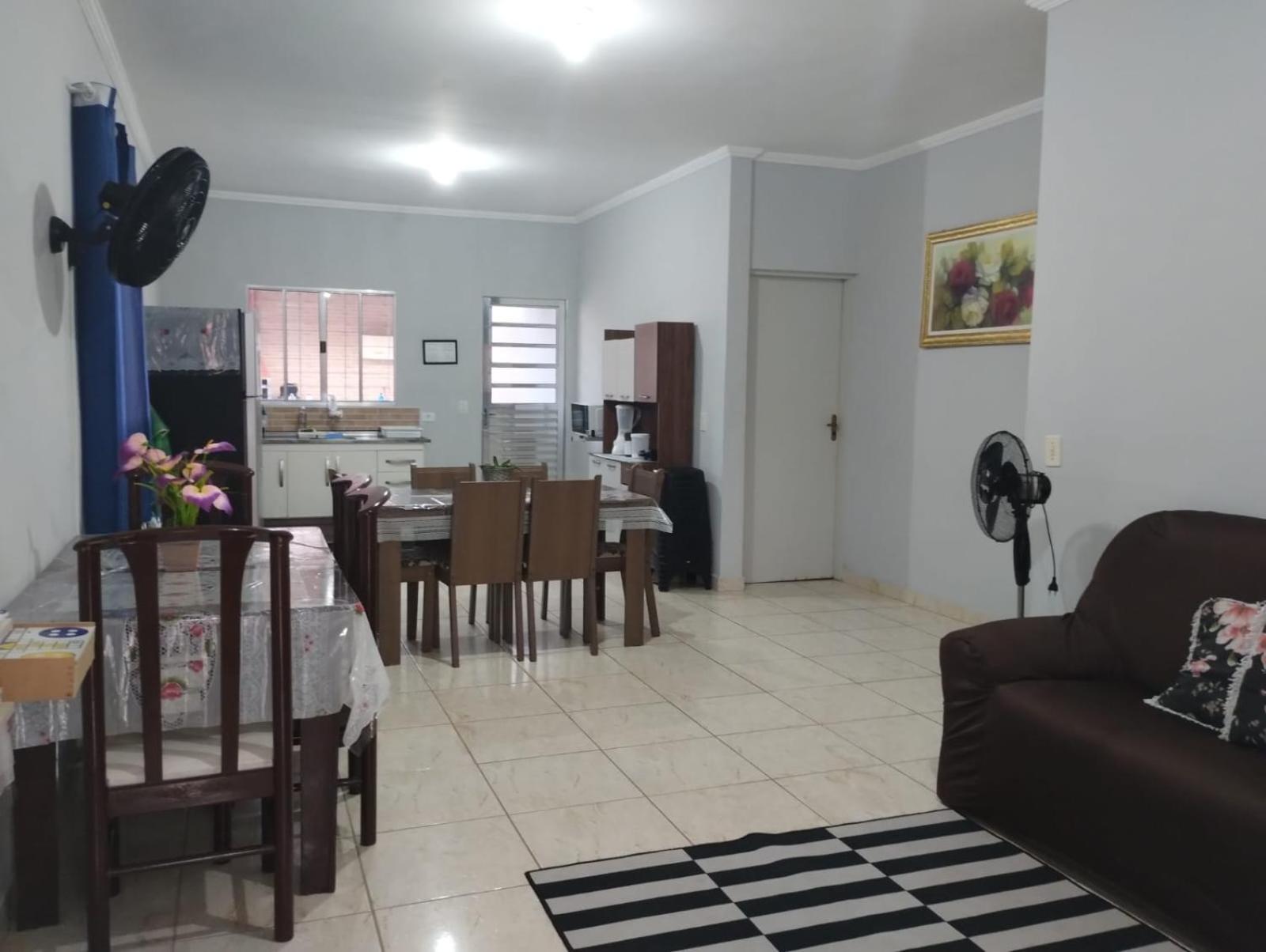 Casa na praia com piscina e churrasqueira