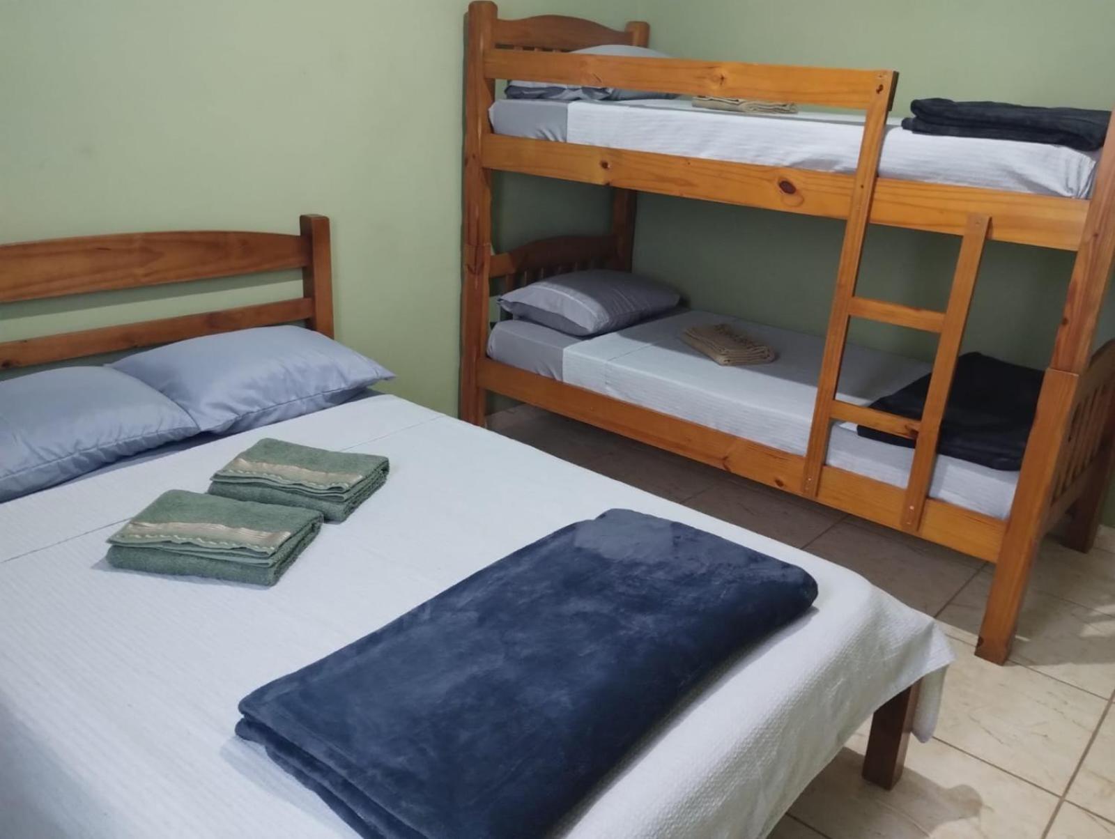 Casa na praia com piscina e churrasqueira