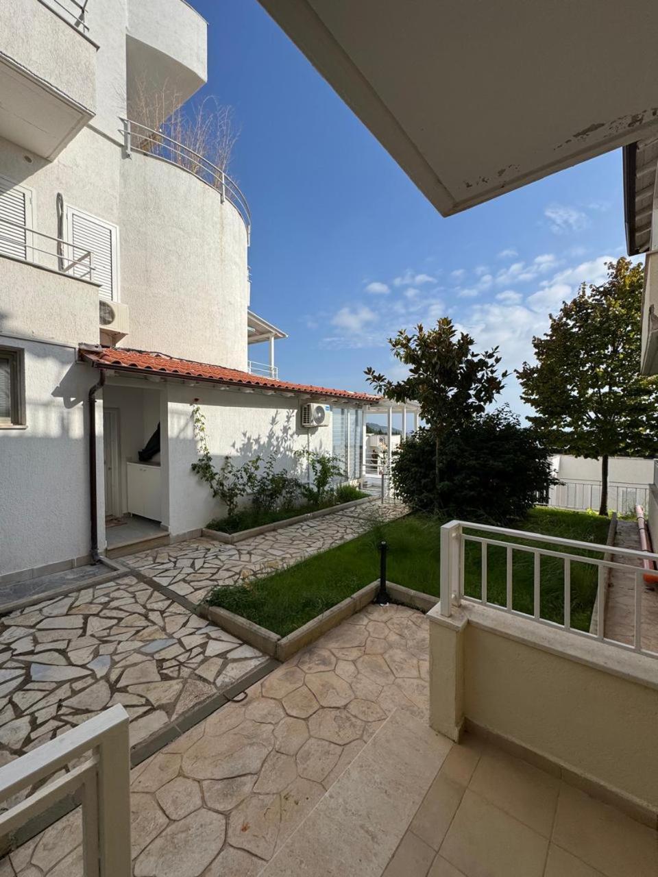 Natali Apartments