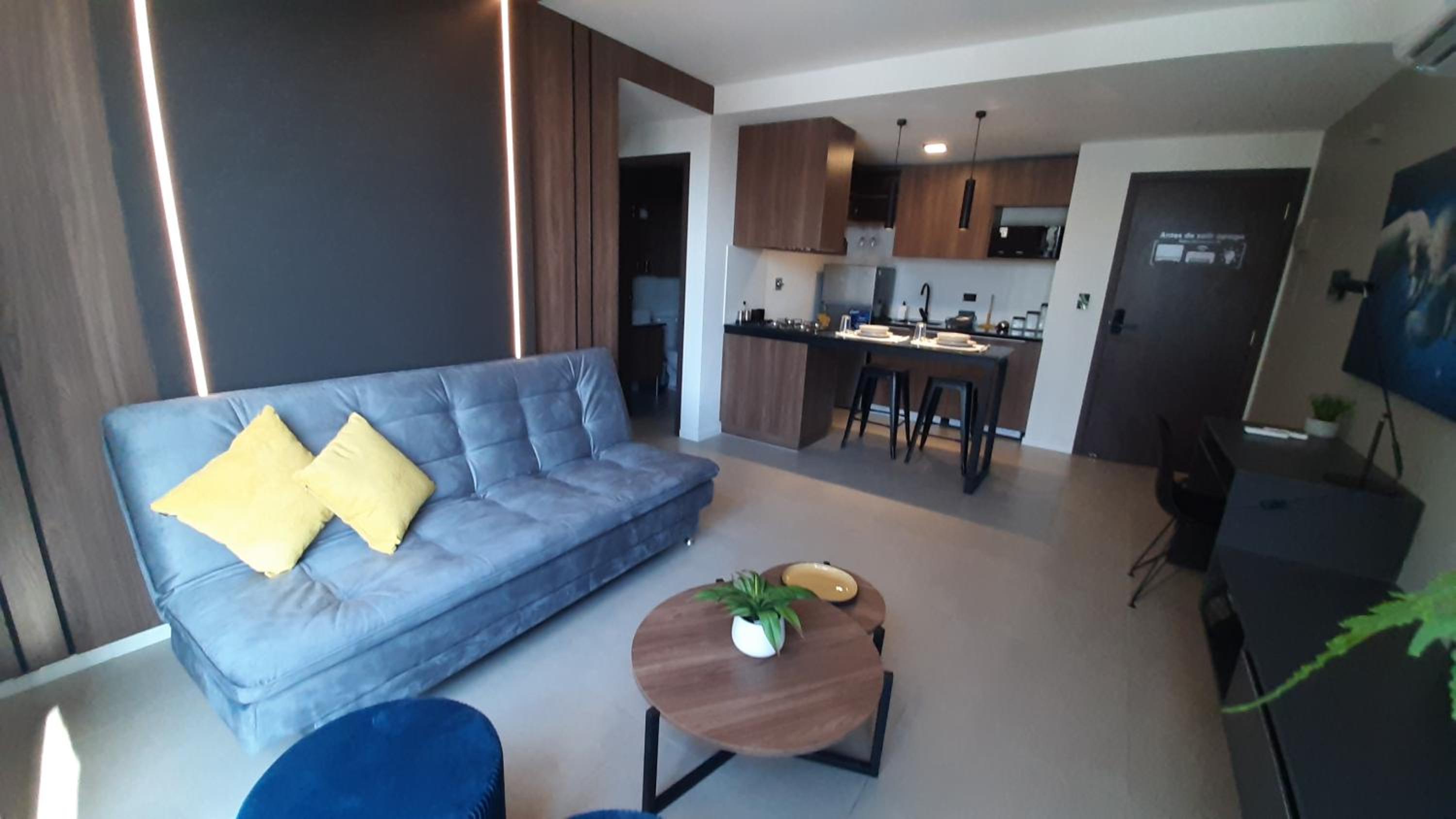 Suite tecnológica y moderna