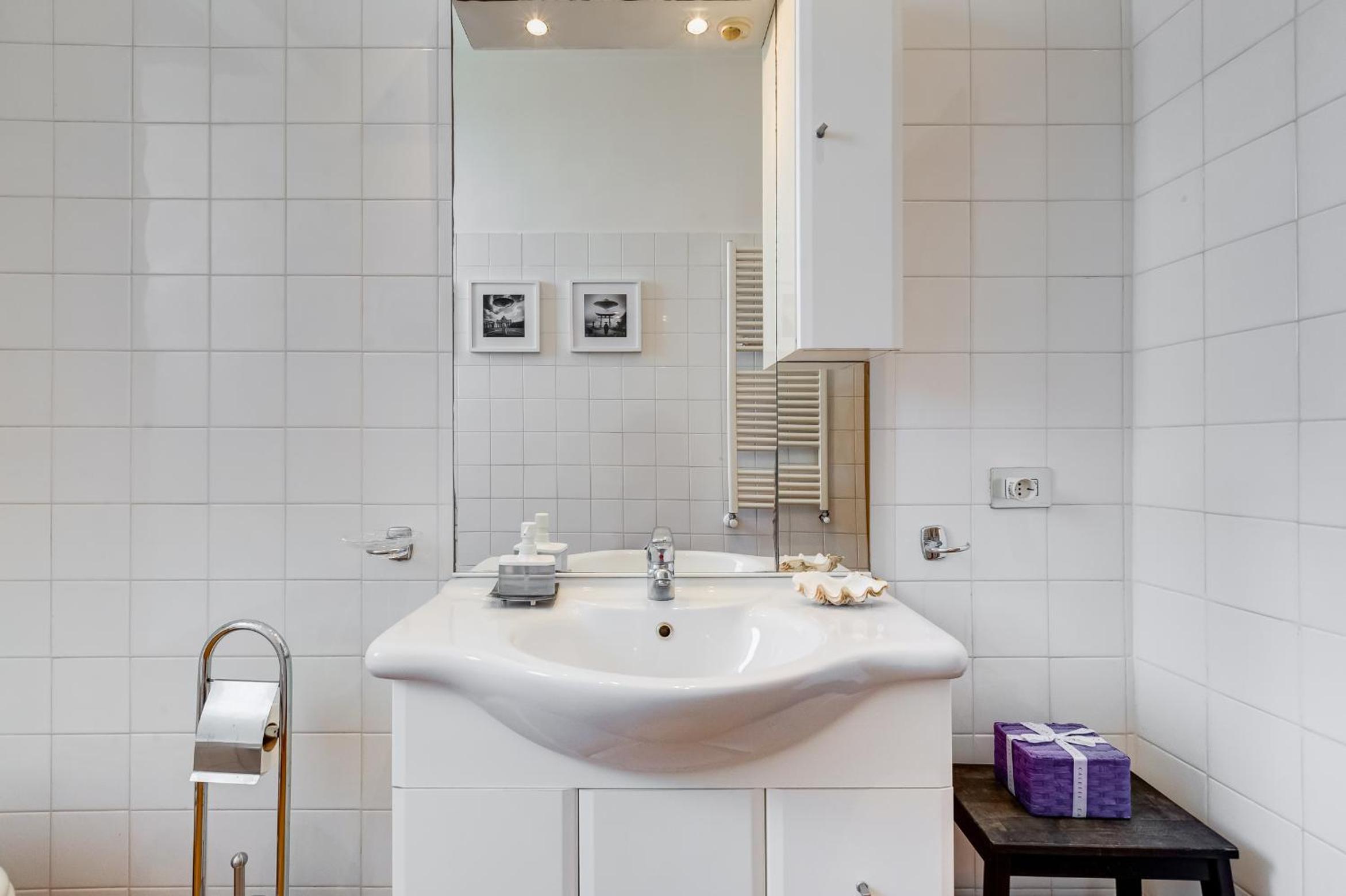 Romaviva Luxury Attic Apartment - San Giovanni in Laterano - Metro A C - Central Rome