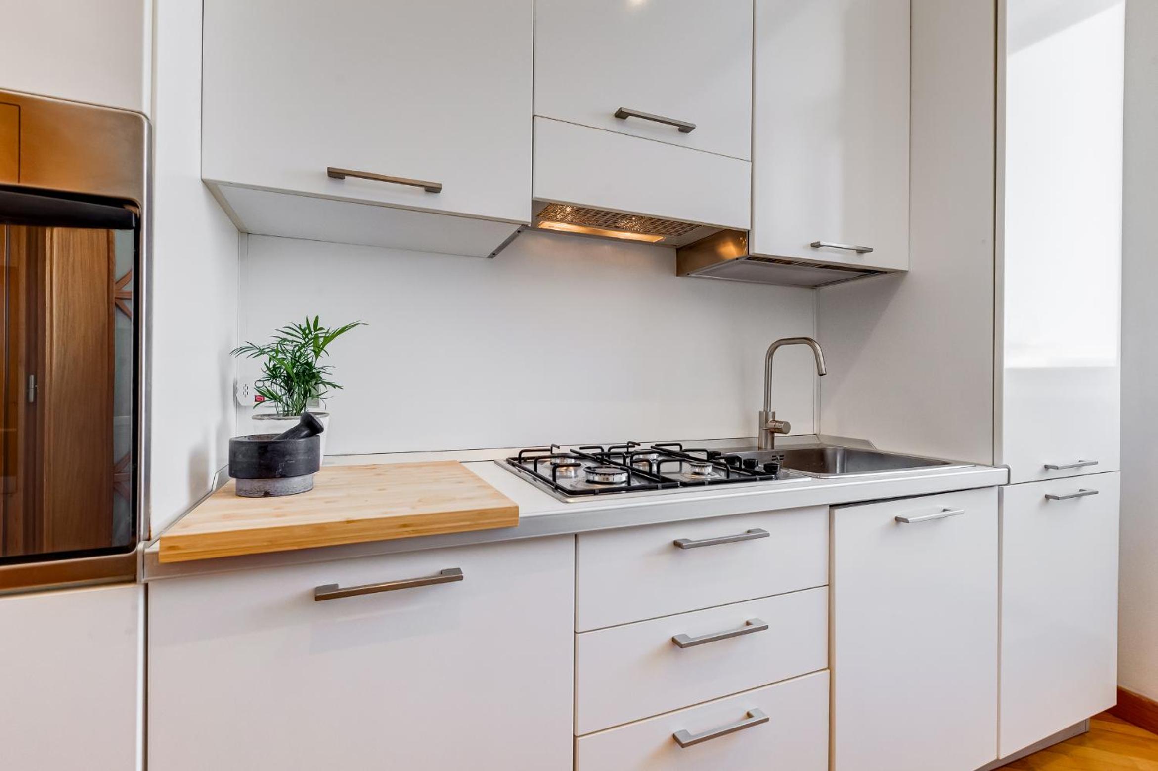 Romaviva Luxury Attic Apartment - San Giovanni in Laterano - Metro A C - Central Rome
