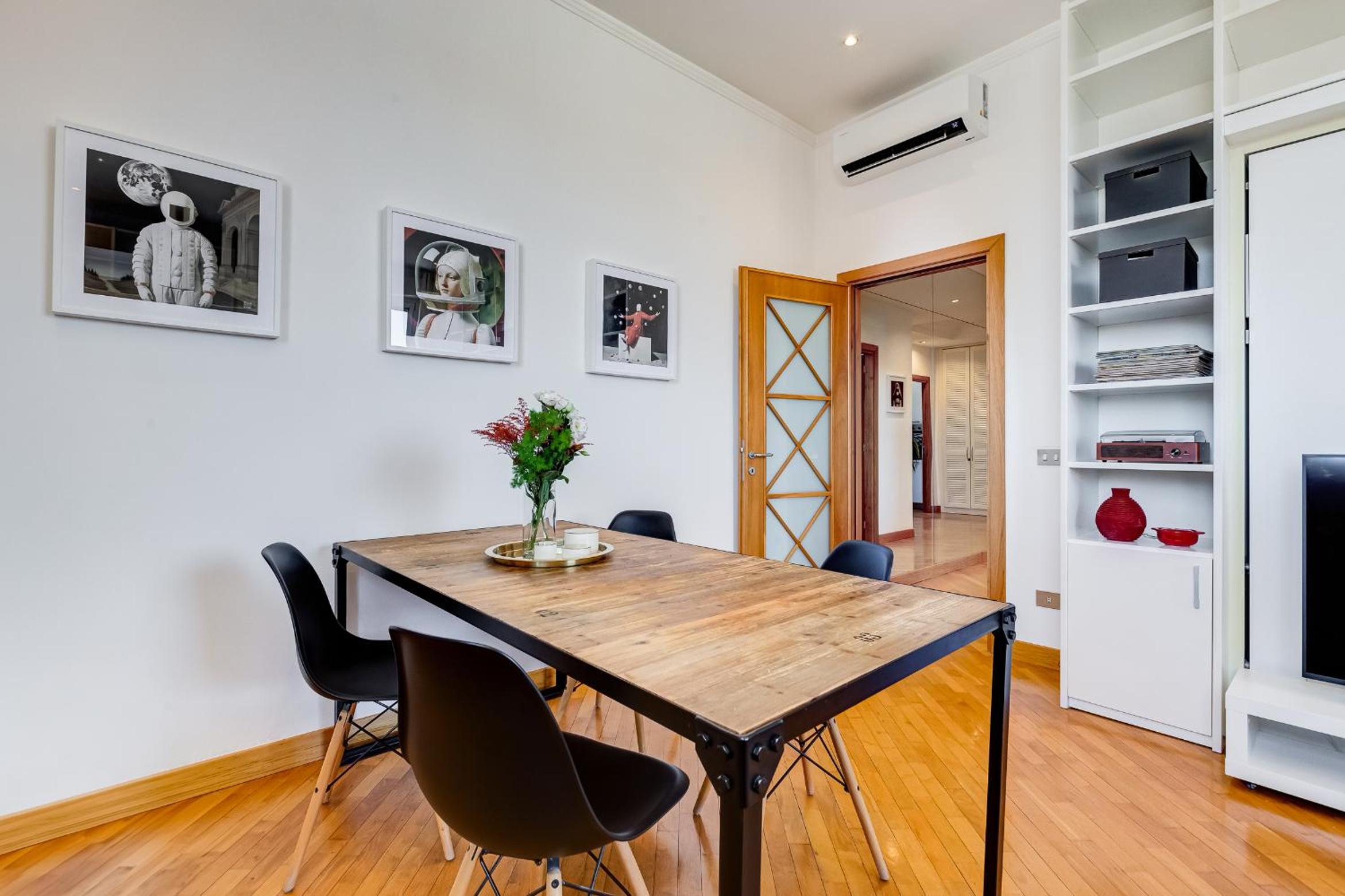 Romaviva Luxury Attic Apartment - San Giovanni in Laterano - Metro A C - Central Rome