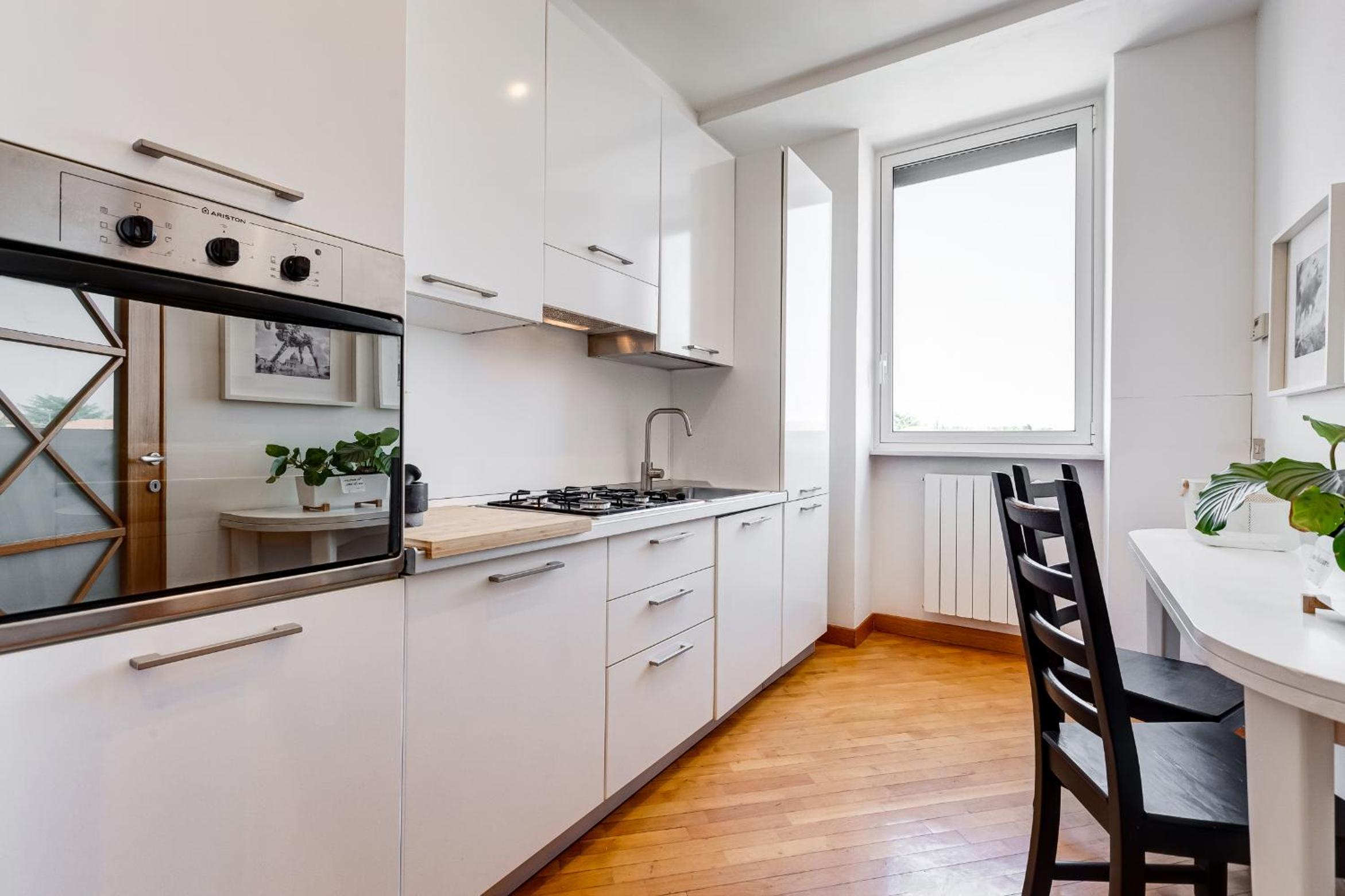 Romaviva Luxury Attic Apartment - San Giovanni in Laterano - Metro A C - Central Rome