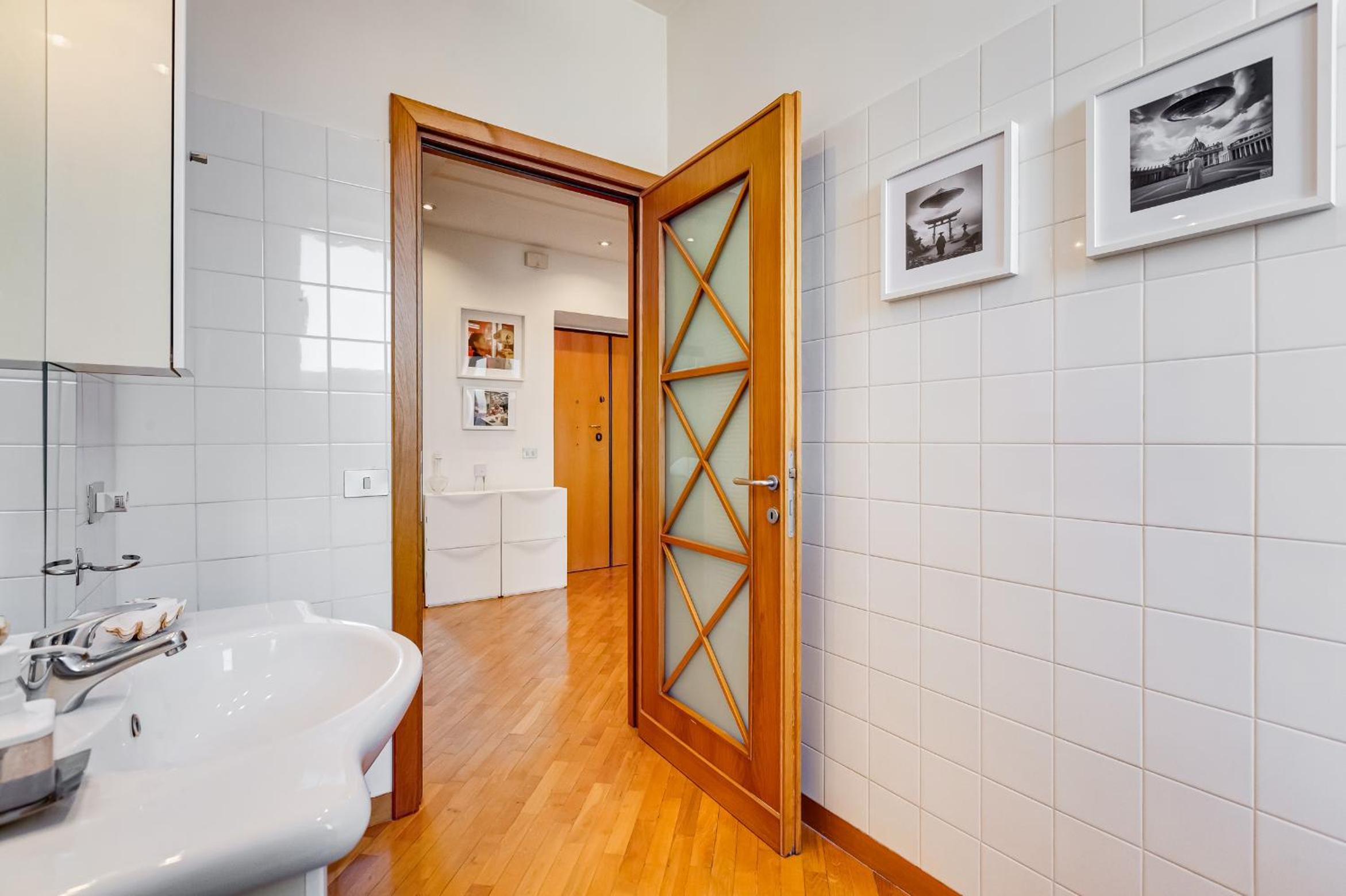 Romaviva Luxury Attic Apartment - San Giovanni in Laterano - Metro A C - Central Rome