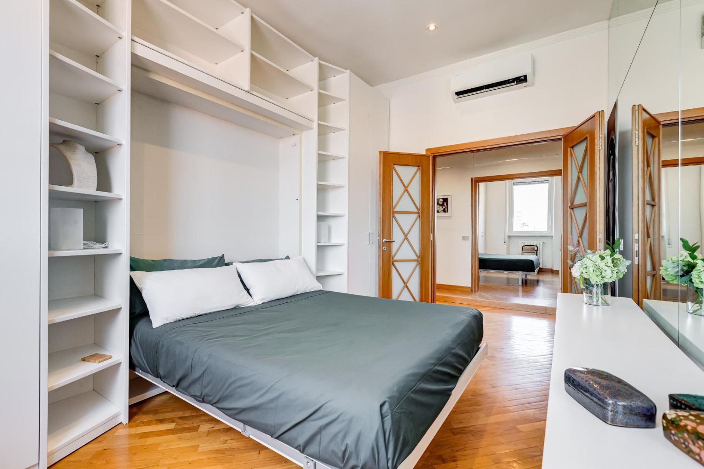 Romaviva Luxury Attic Apartment - San Giovanni in Laterano - Metro A C - Central Rome