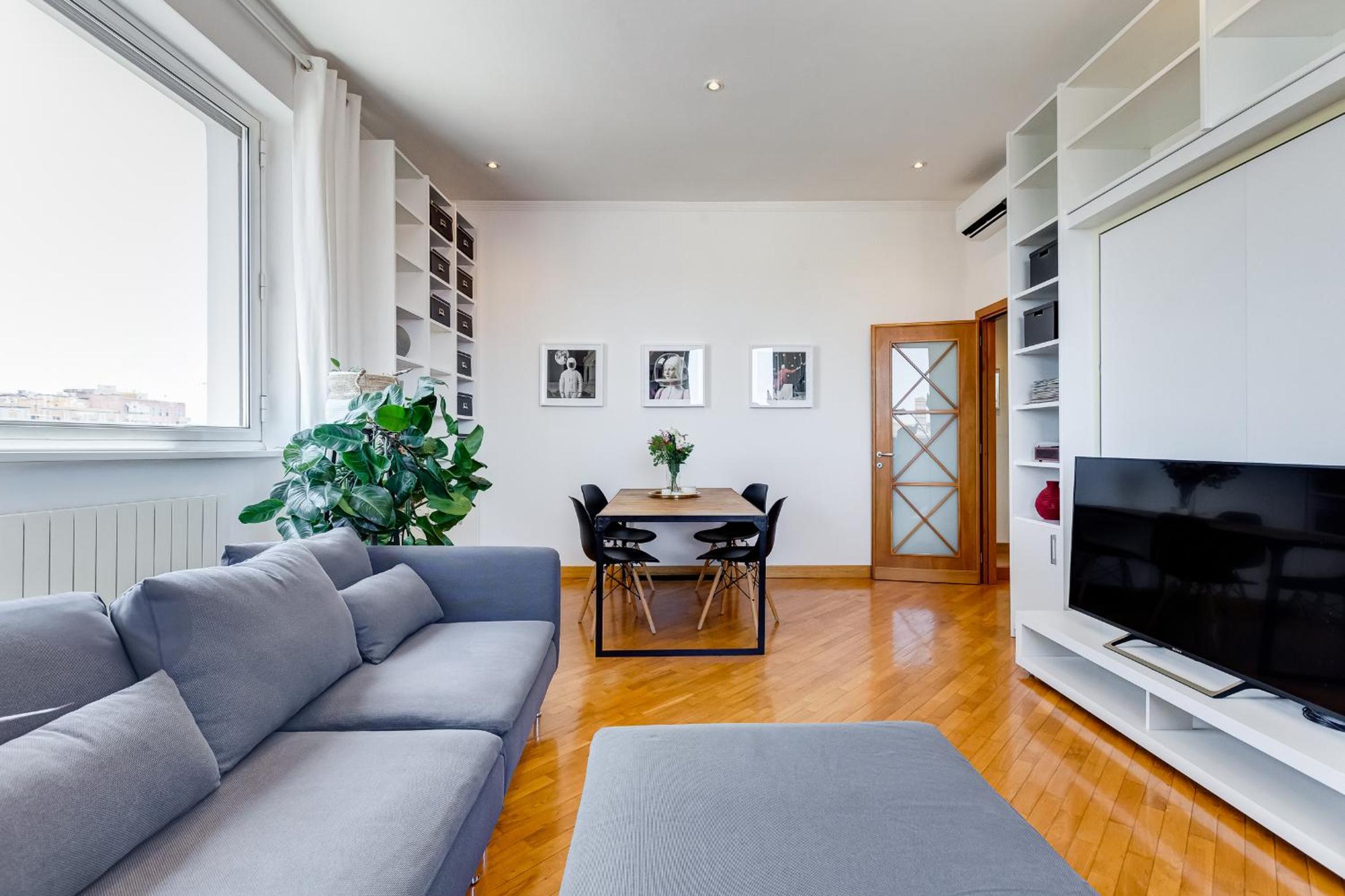 Romaviva Luxury Attic Apartment - San Giovanni in Laterano - Metro A C - Central Rome