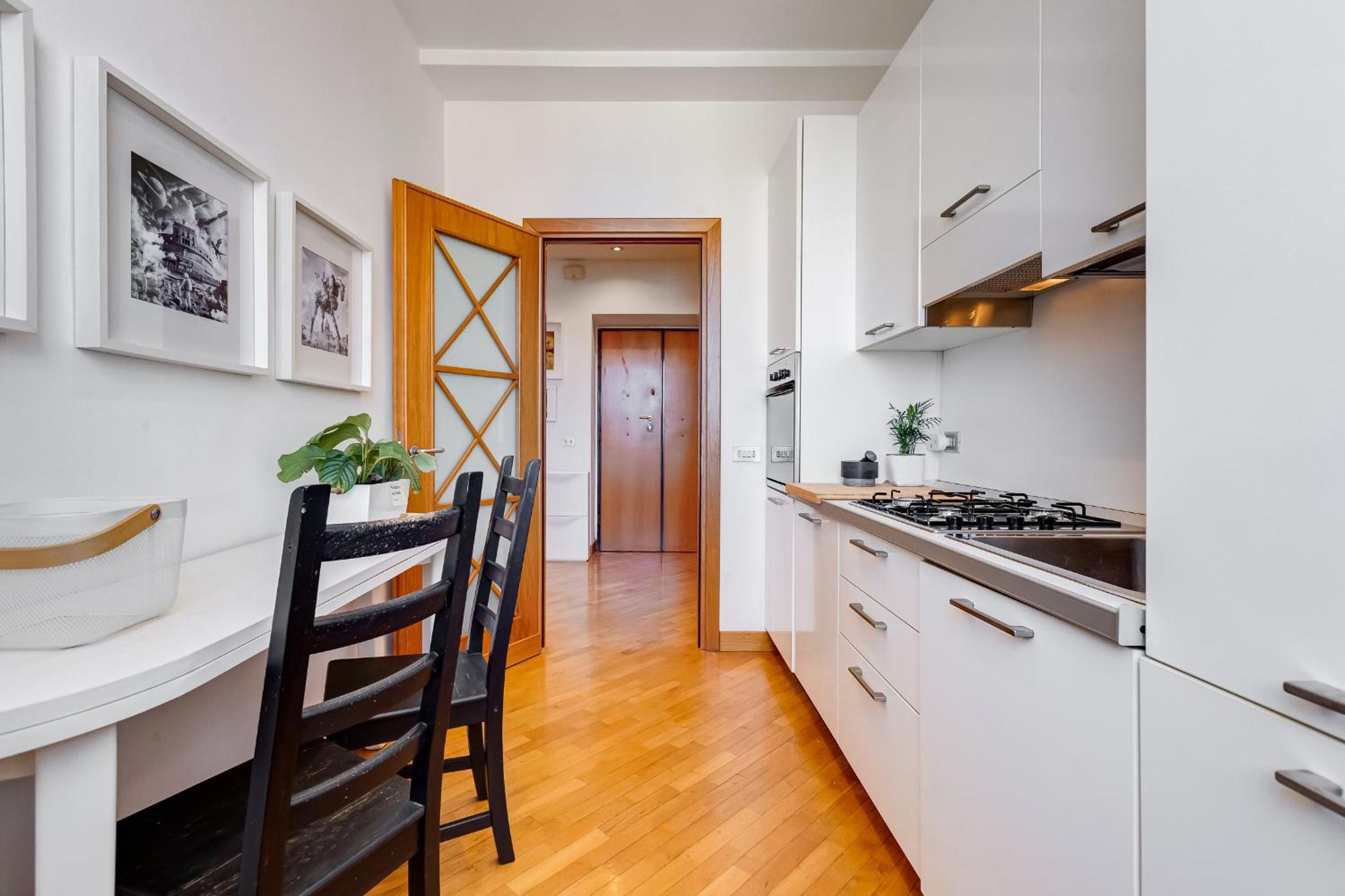 Romaviva Luxury Attic Apartment - San Giovanni in Laterano - Metro A C - Central Rome