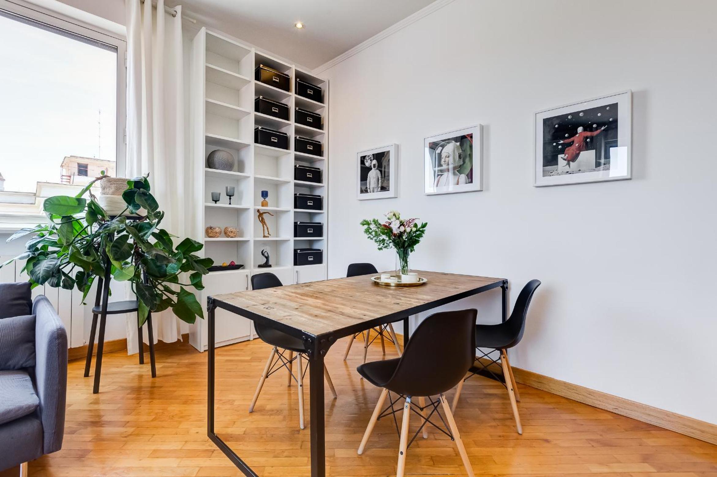 Romaviva Luxury Attic Apartment - San Giovanni in Laterano - Metro A C - Central Rome