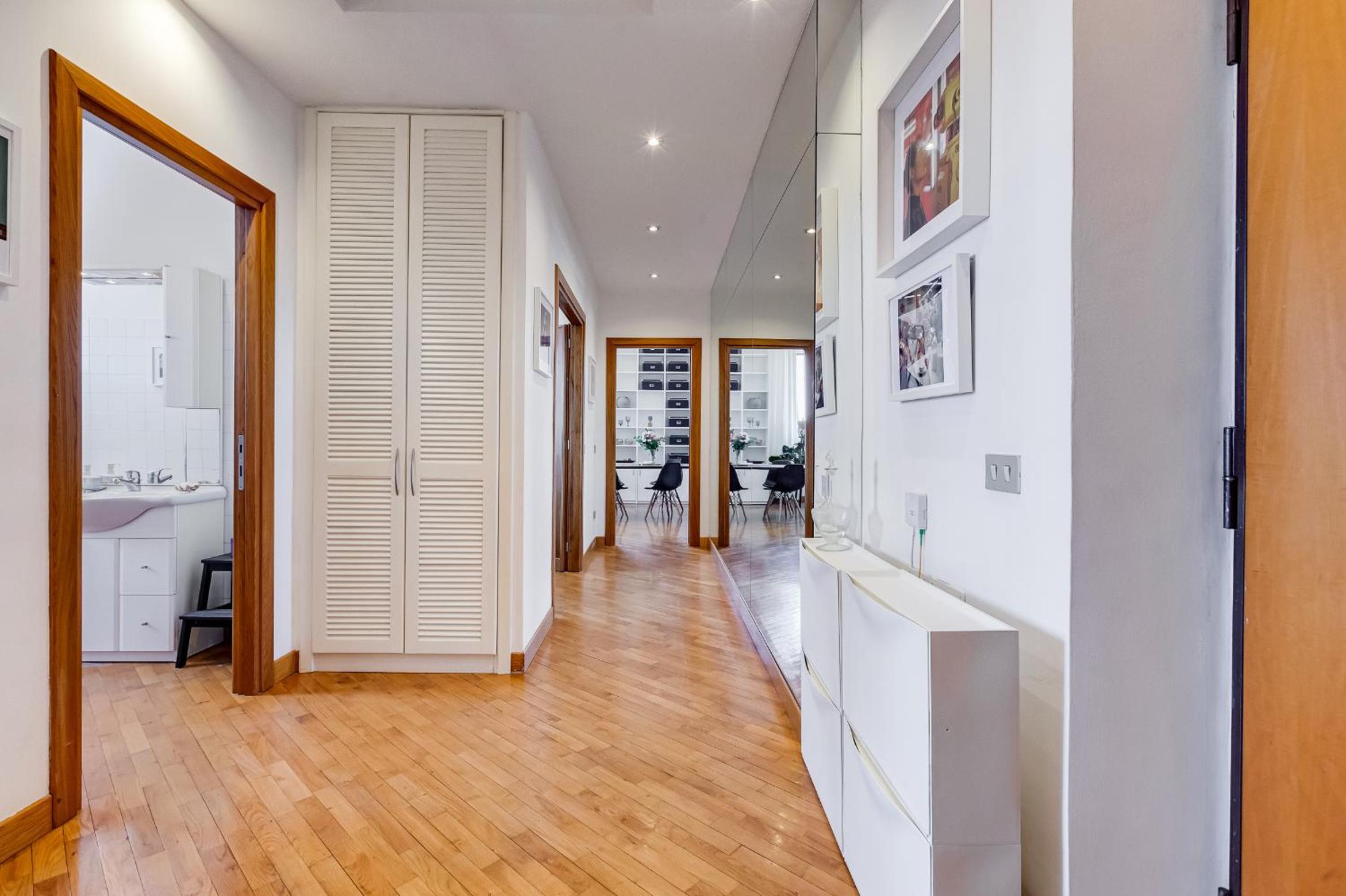 Romaviva Luxury Attic Apartment - San Giovanni in Laterano - Metro A C - Central Rome