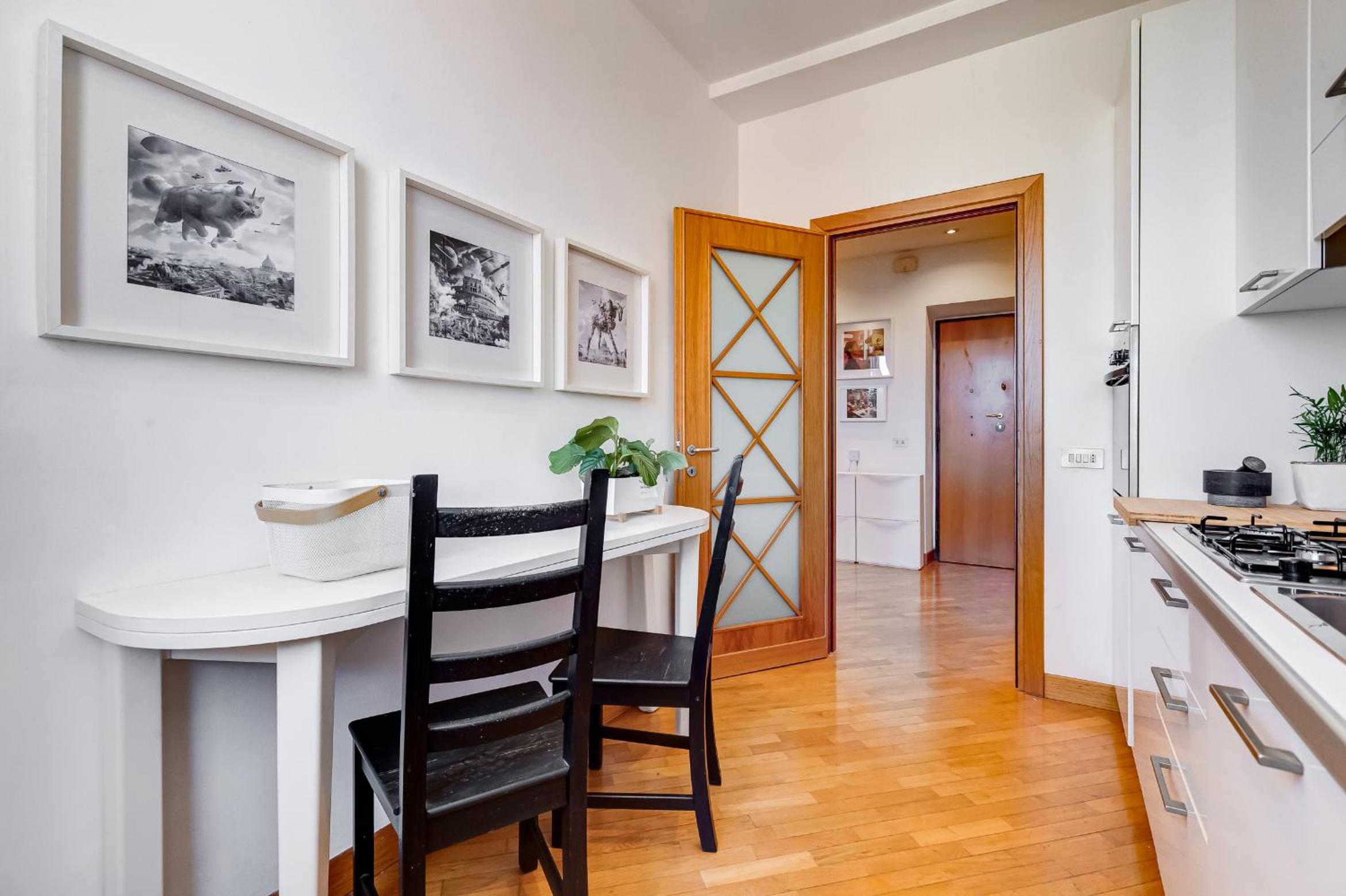 Romaviva Luxury Attic Apartment - San Giovanni in Laterano - Metro A C - Central Rome
