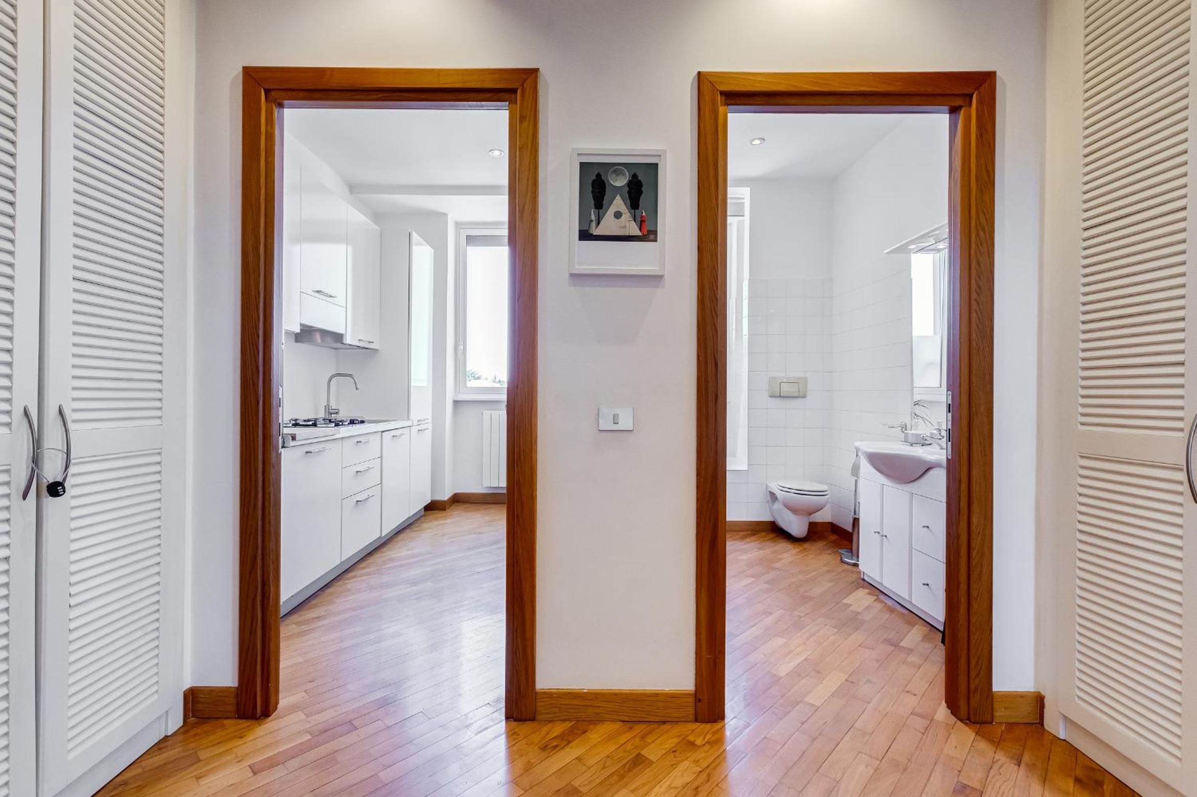 Romaviva Luxury Attic Apartment - San Giovanni in Laterano - Metro A C - Central Rome