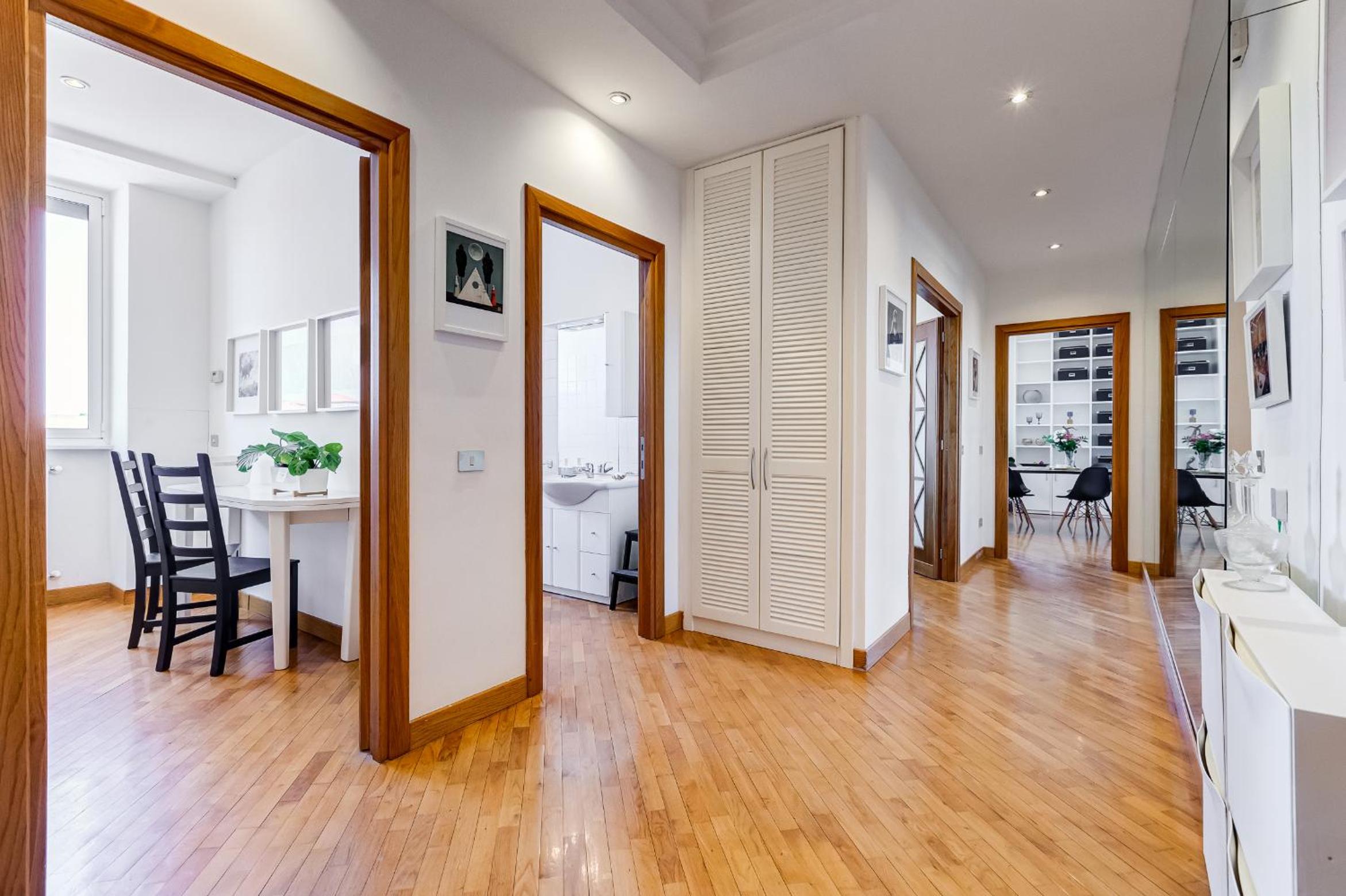 Romaviva Luxury Attic Apartment - San Giovanni in Laterano - Metro A C - Central Rome