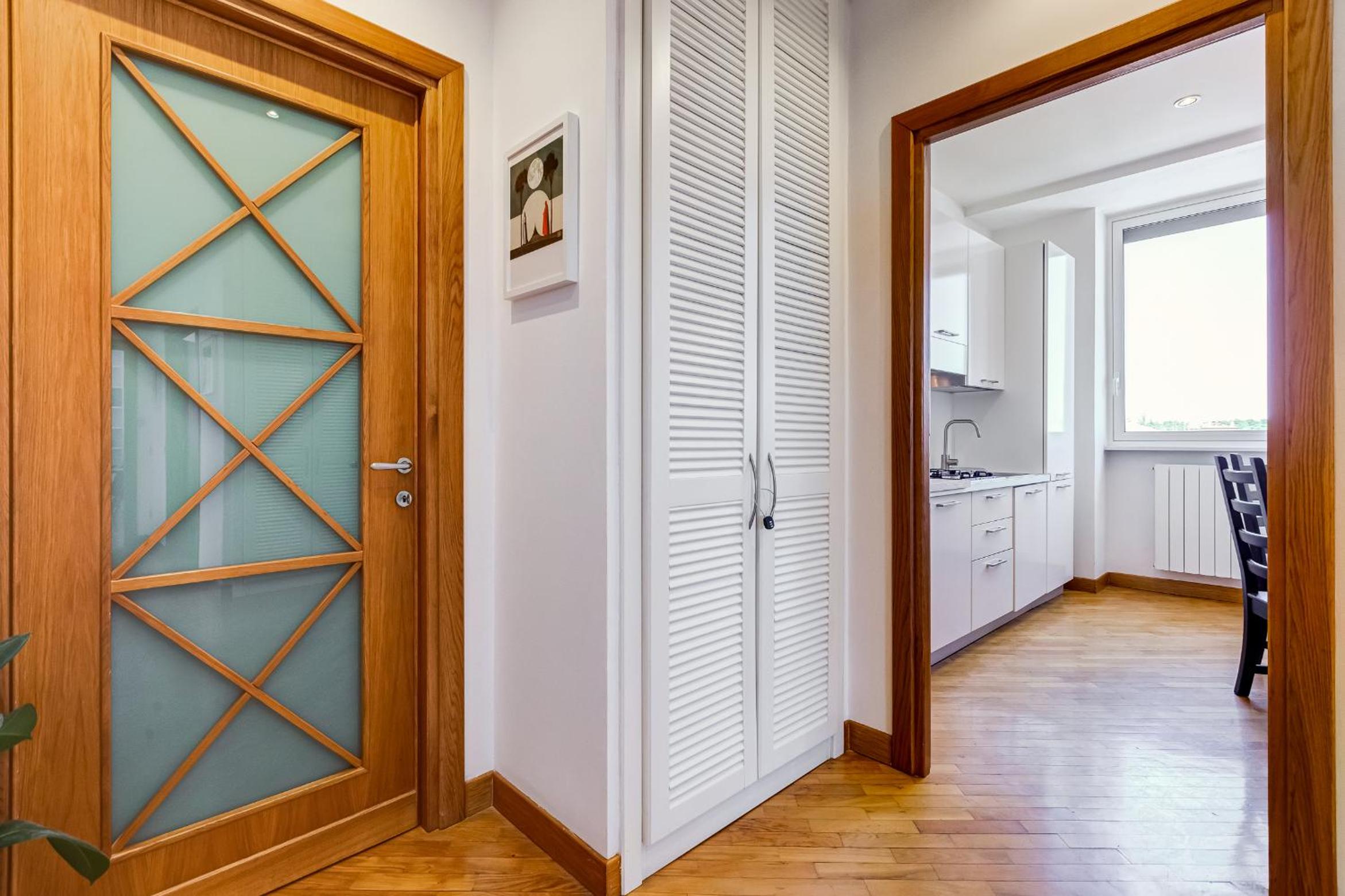 Romaviva Luxury Attic Apartment - San Giovanni in Laterano - Metro A C - Central Rome