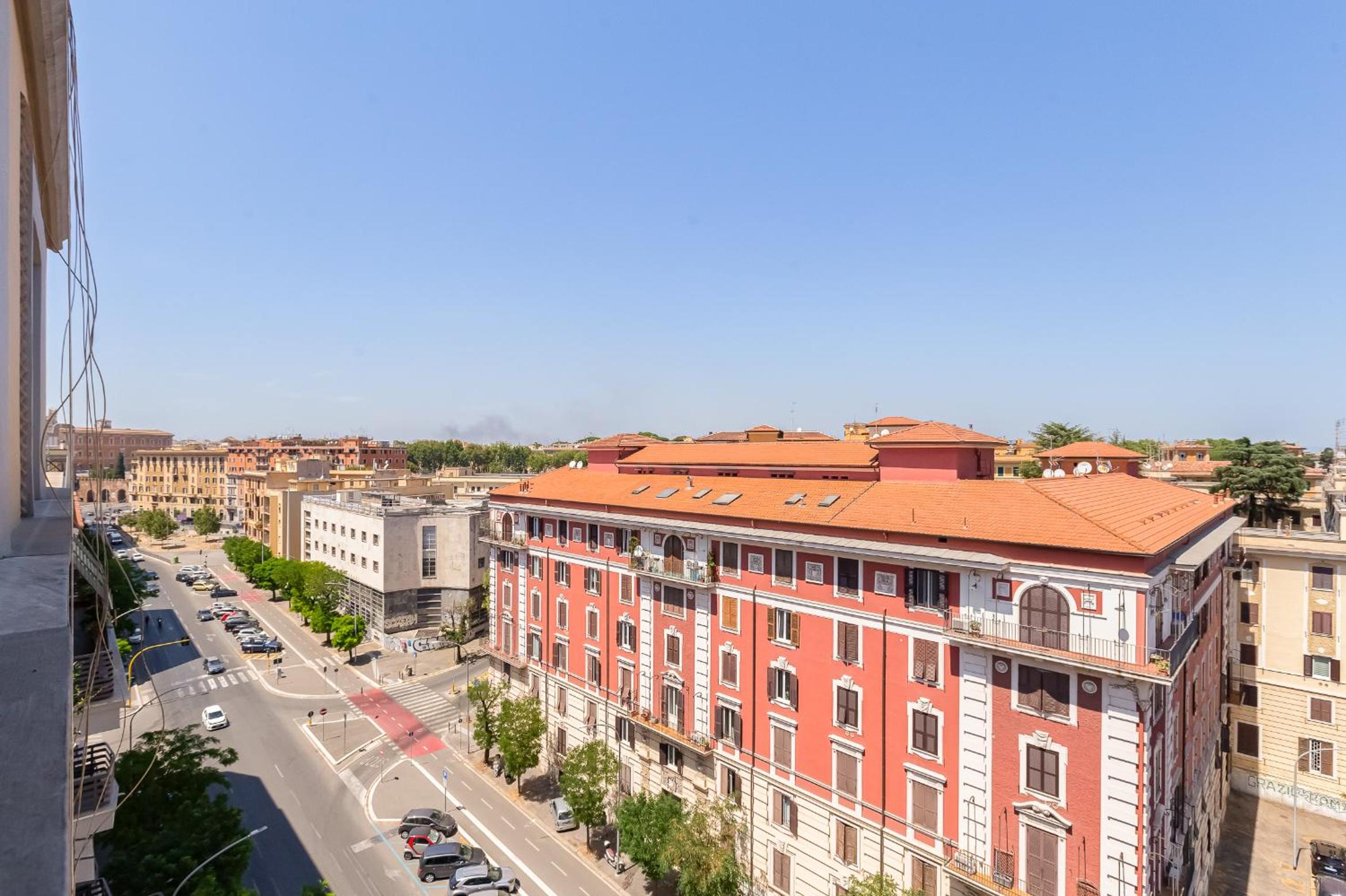 Romaviva Luxury Attic Apartment - San Giovanni in Laterano - Metro A C - Central Rome