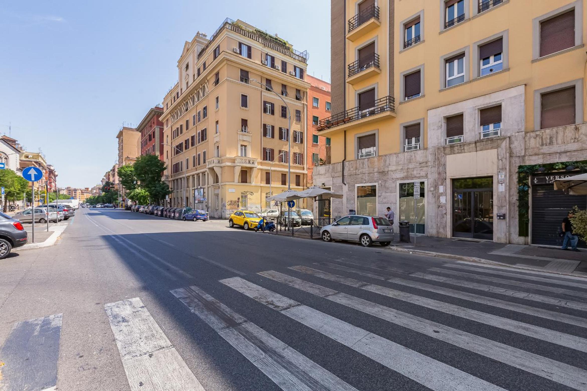 Romaviva Luxury Attic Apartment - San Giovanni in Laterano - Metro A C - Central Rome