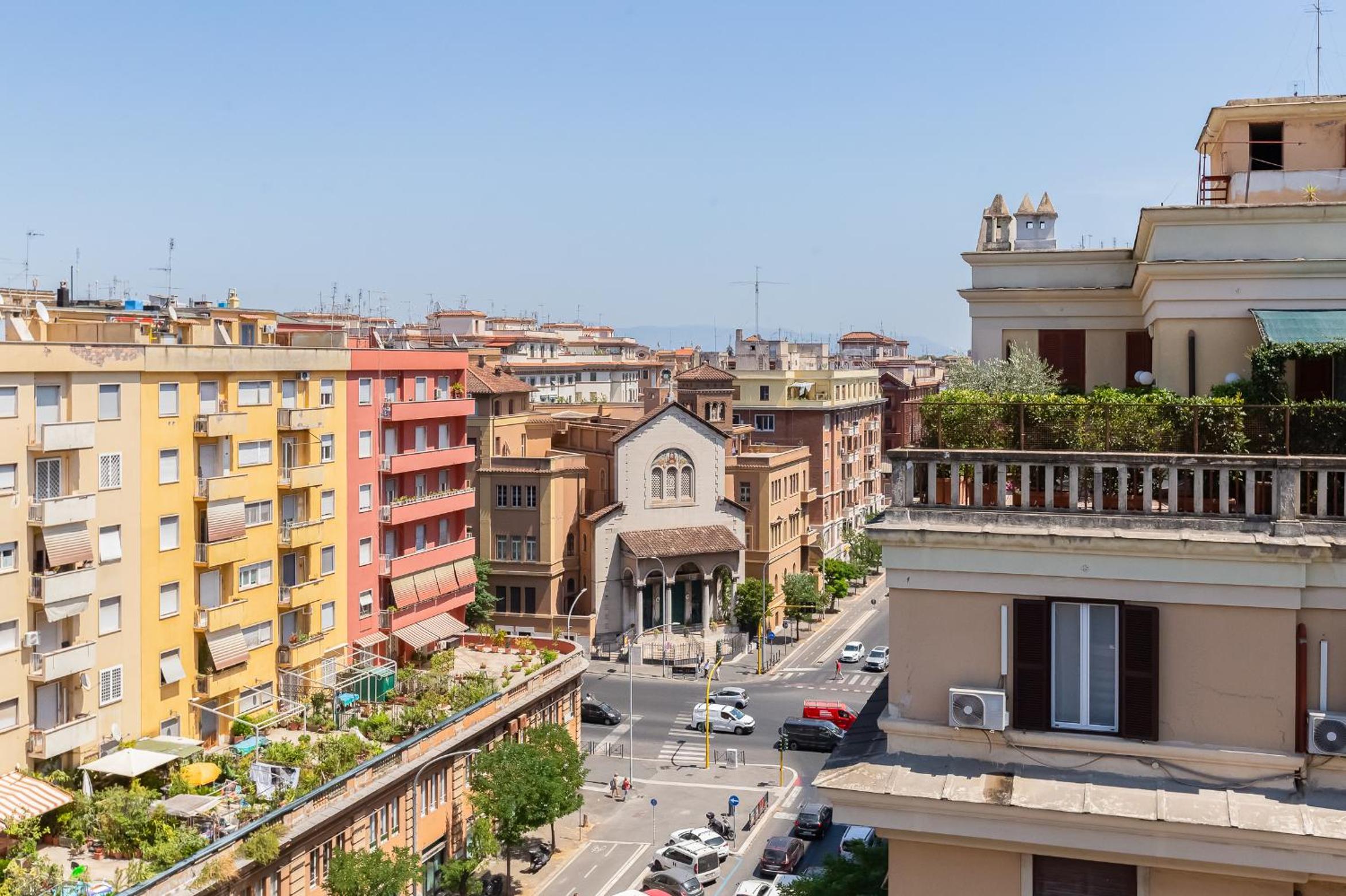 Romaviva Luxury Attic Apartment - San Giovanni in Laterano - Metro A C - Central Rome